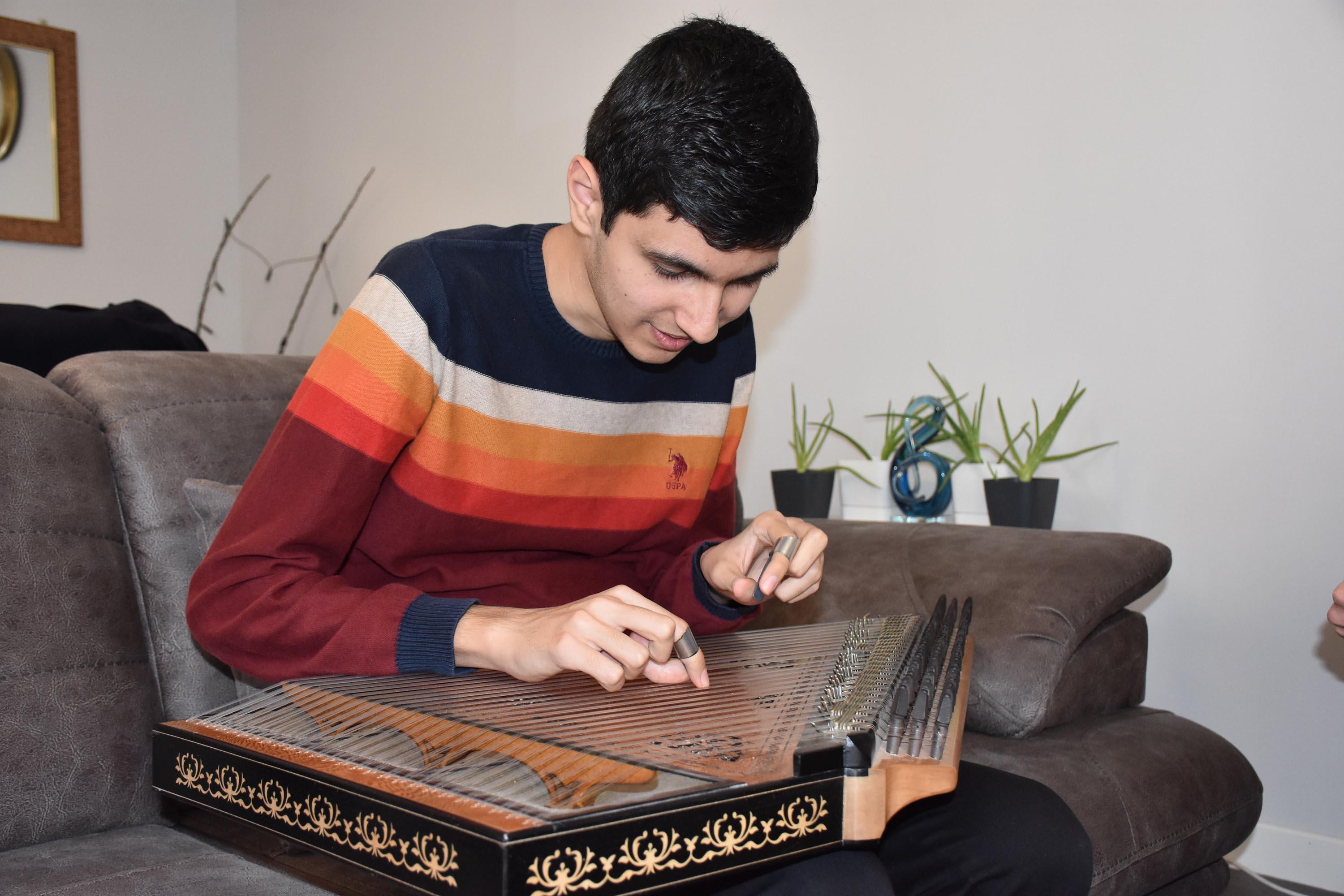 Otizmli Eren müzikte emin adımlarla ilerliyor