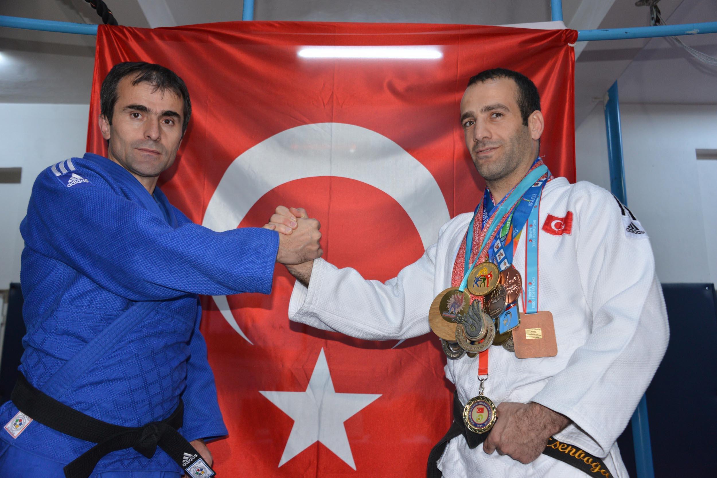 İşitme engelli Erkan, judoda 10 yılda madalyalara ambargo koydu