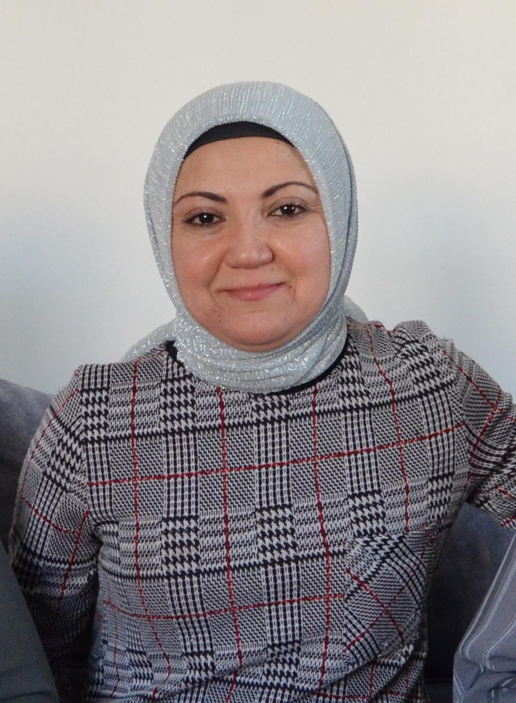 Böbrekleriyle kızlarını hayata bağladılar