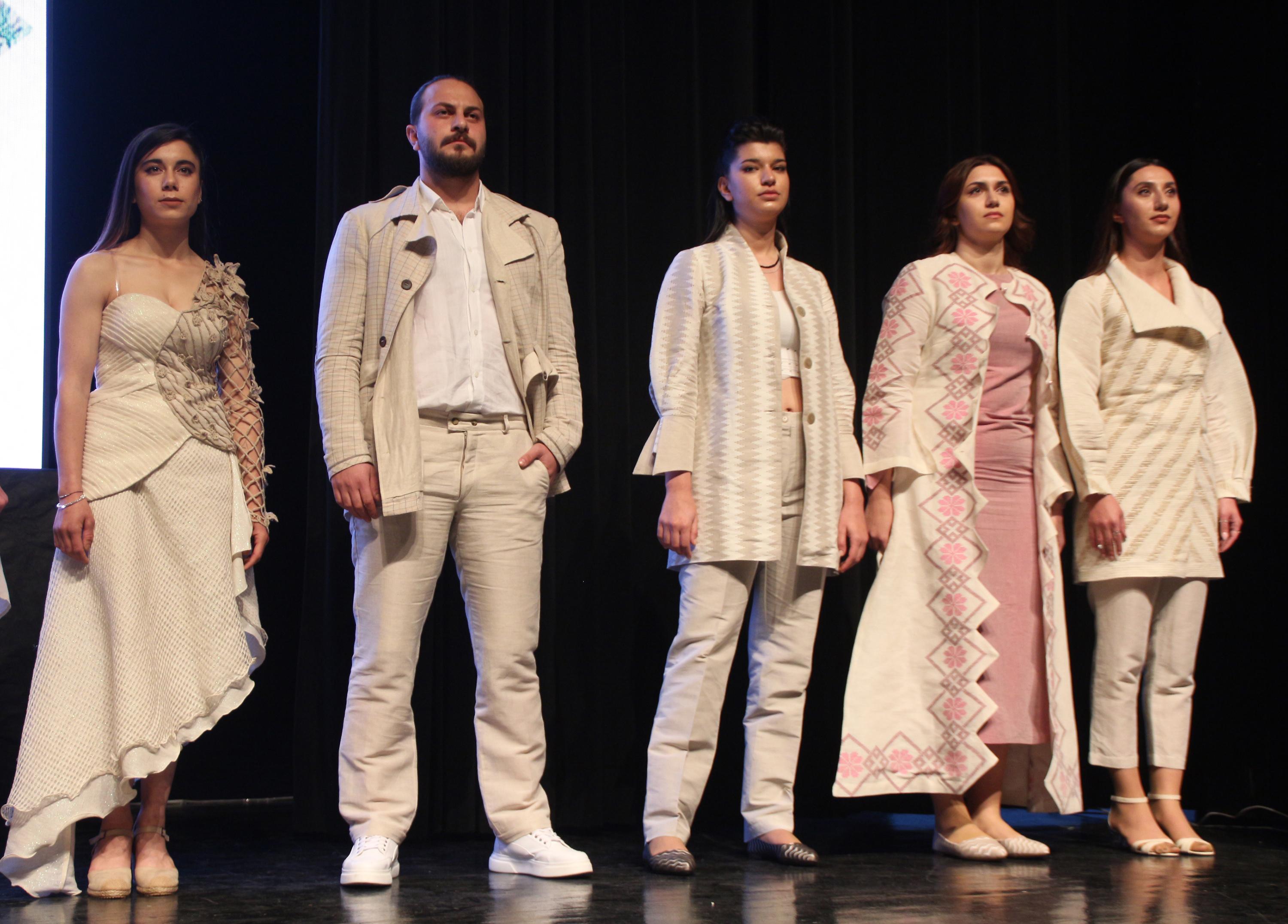 Rize bezinden kıyafetlere defileli tanıtım