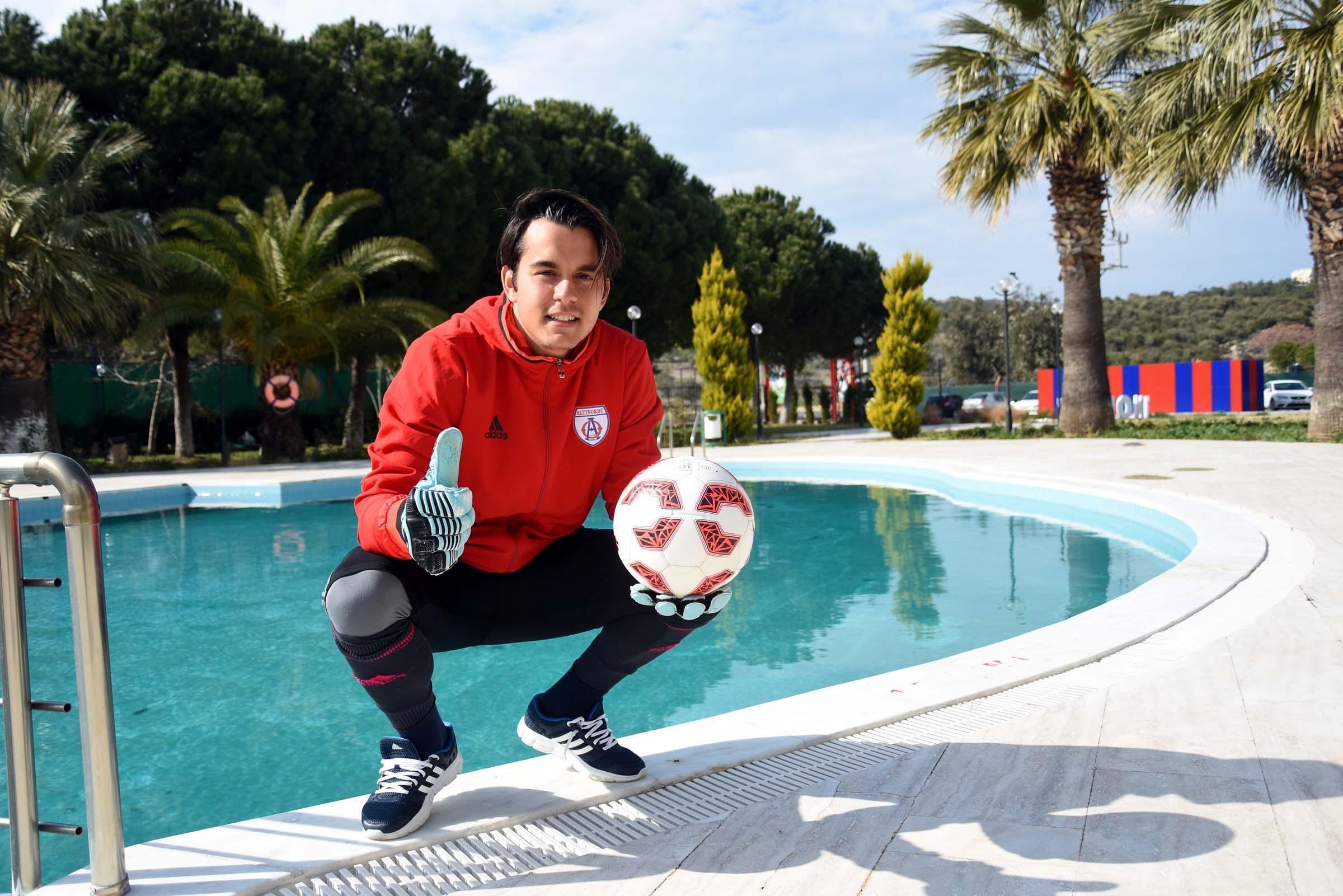 Altınordu kaleci fabrikası oldu