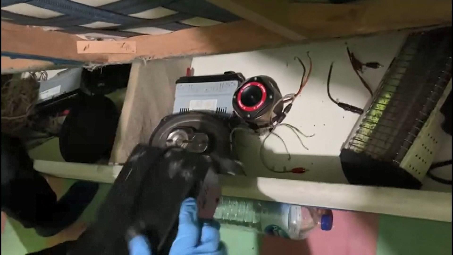 Çaldıkları araçlara yapıştırdıkları ‘kamyon arkası’ yazılarından yakalandılar