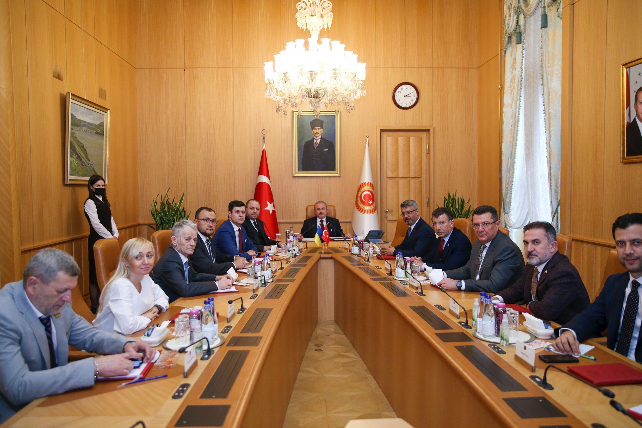 Şentop, Ukrayna-Türkiye Parlamentolar Arası Dostluk Grubu Eş Başkanını kabul etti