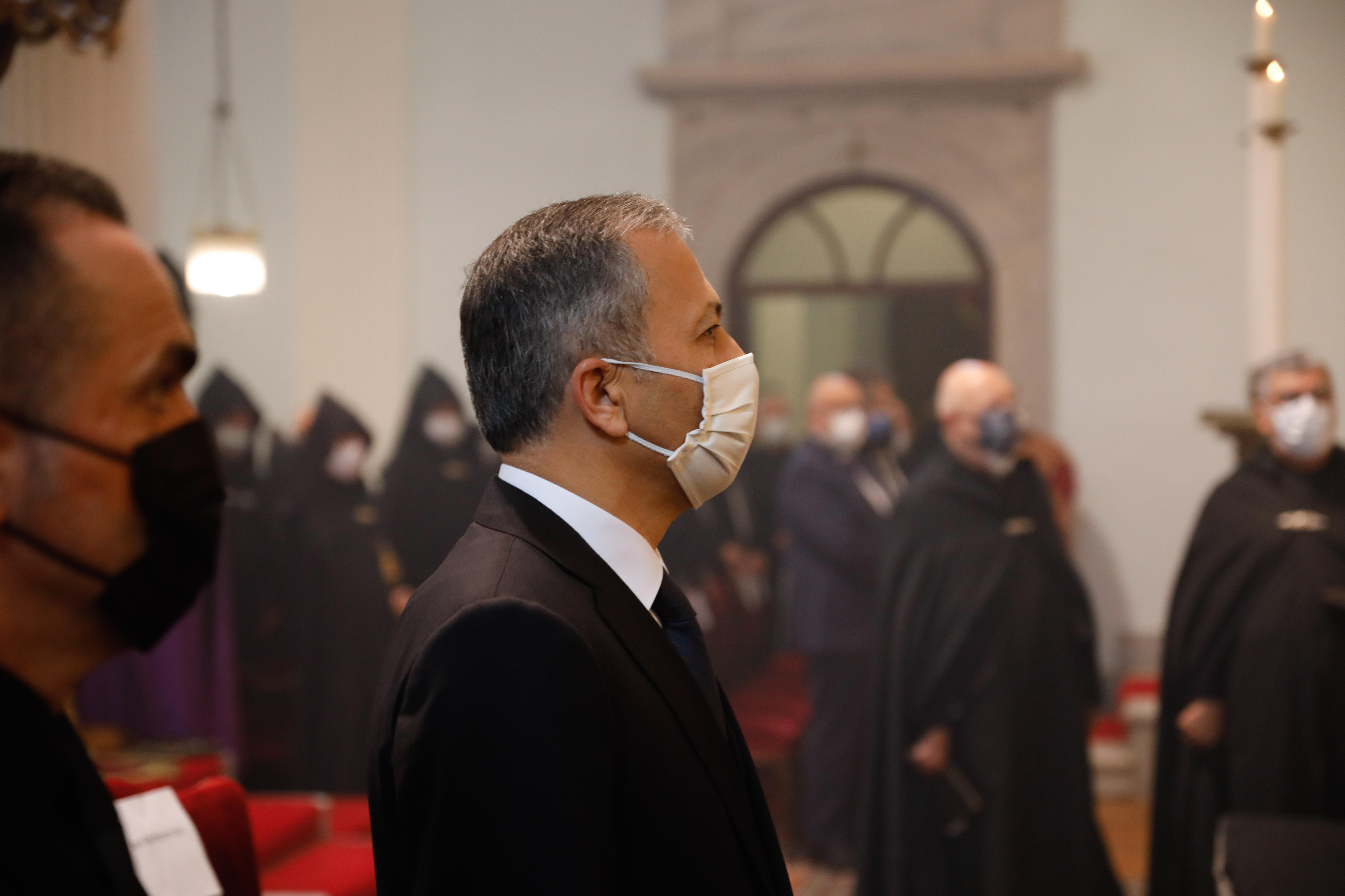 Türkiye Ermeni Kilisesi din görevlilerinden Başrahip Tatul Anuşyan son yolculuğuna uğurlandı