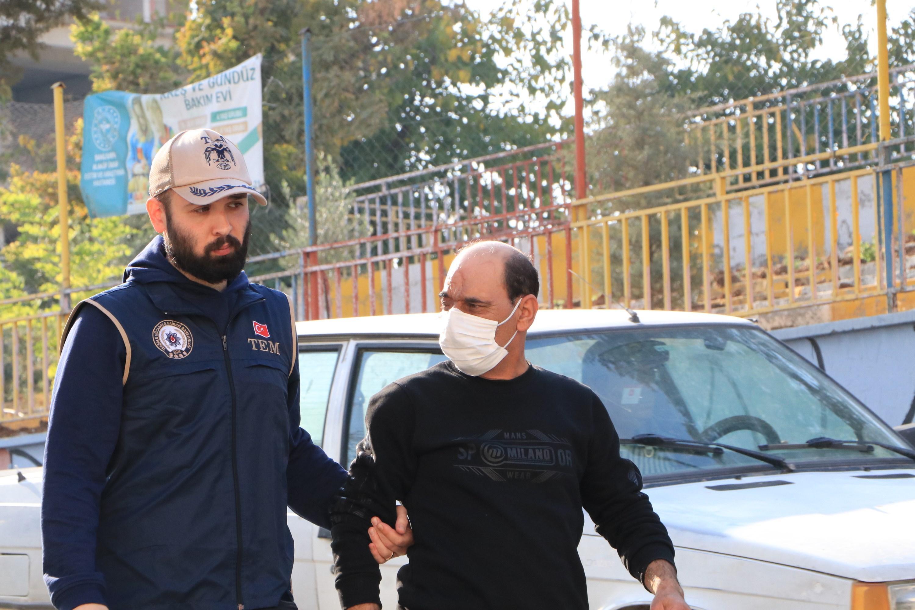 Örgüt üyeliğinden gözaltına alınan Suriyeli şarkıcı, adliyeye sevk edildi