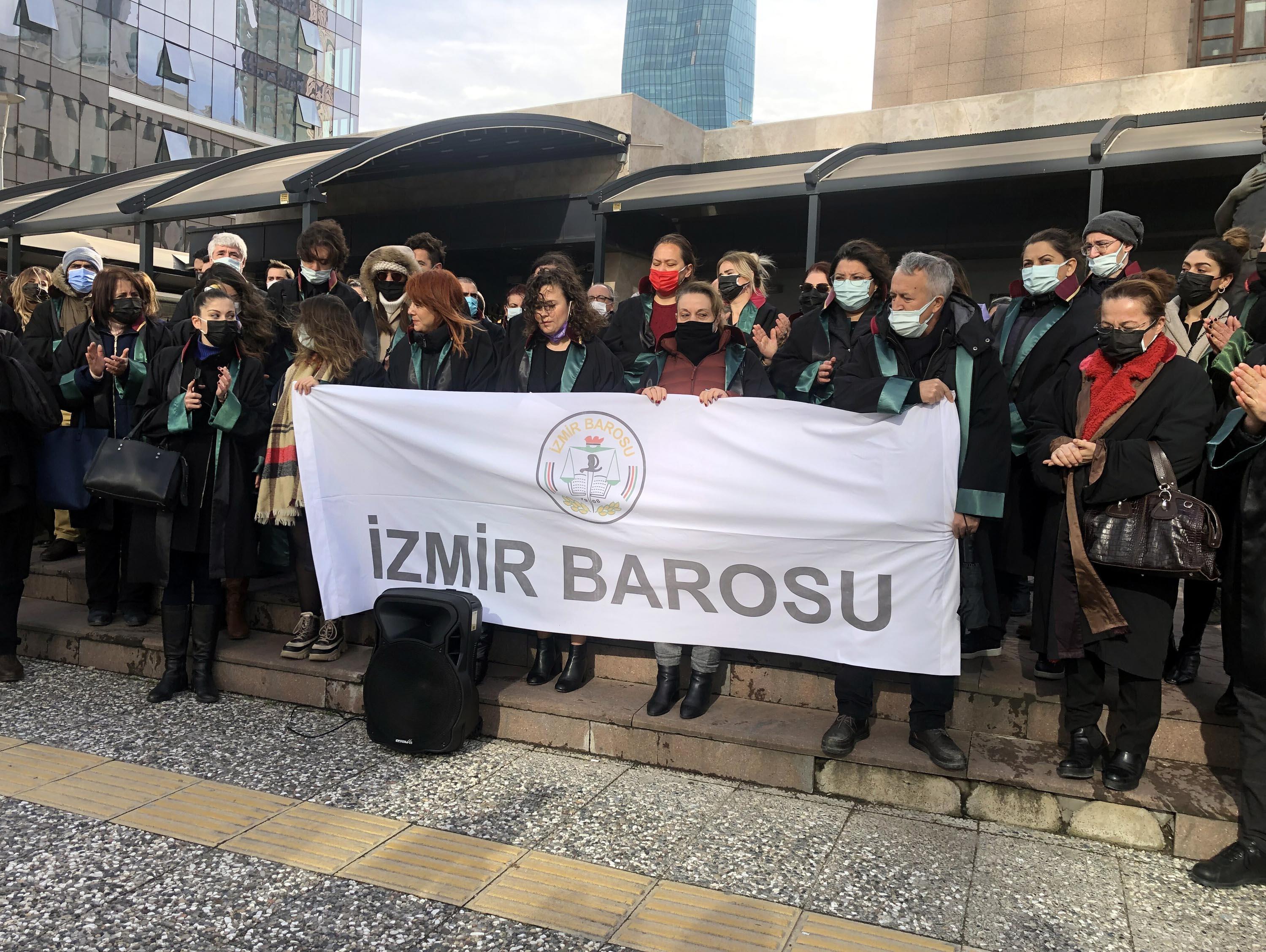 Tuzlada öldürülen Avukat Dilara Yıldız için İstanbul Barosu önünde tören