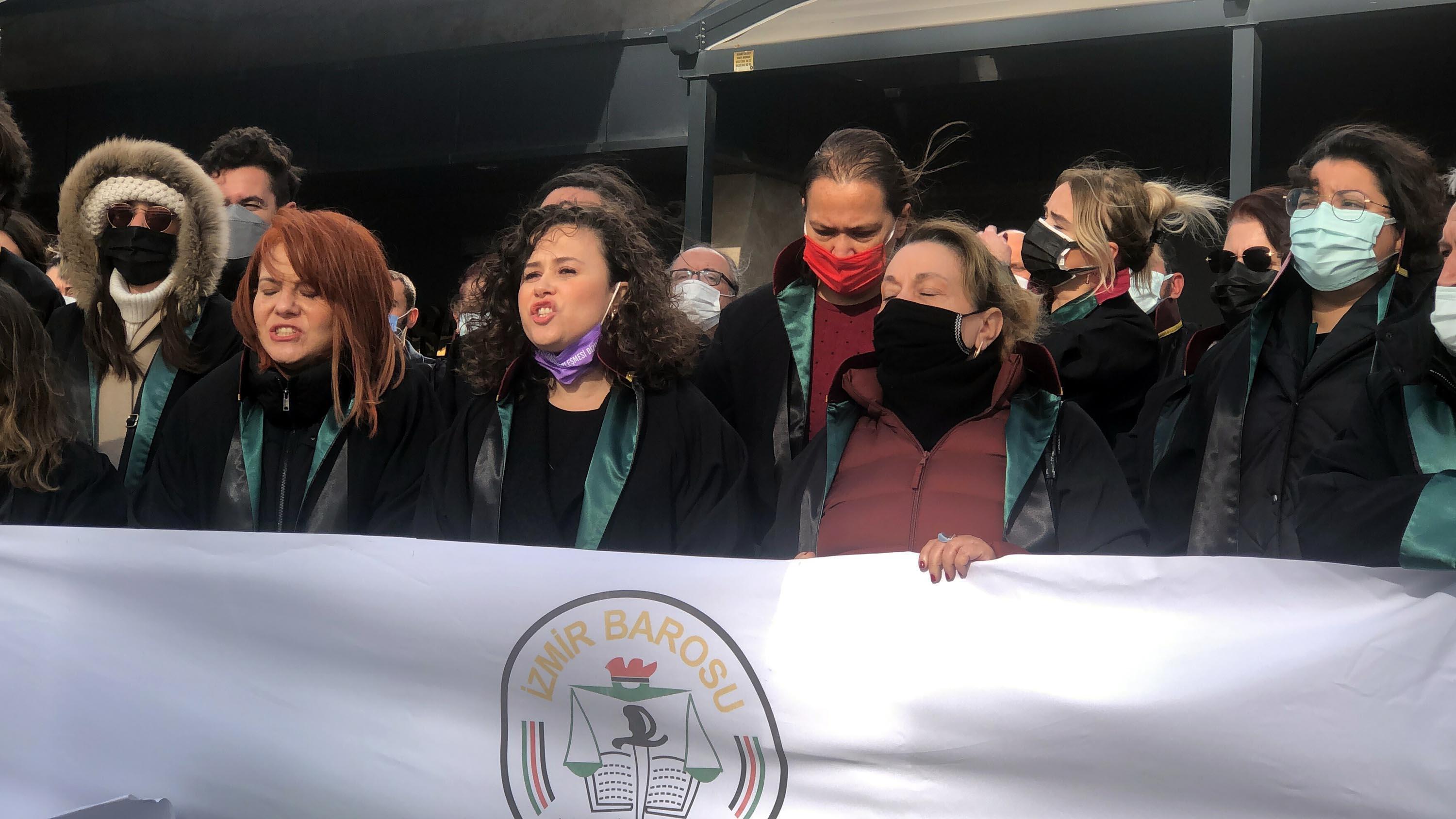 Tuzlada öldürülen Avukat Dilara Yıldız için İstanbul Barosu önünde tören