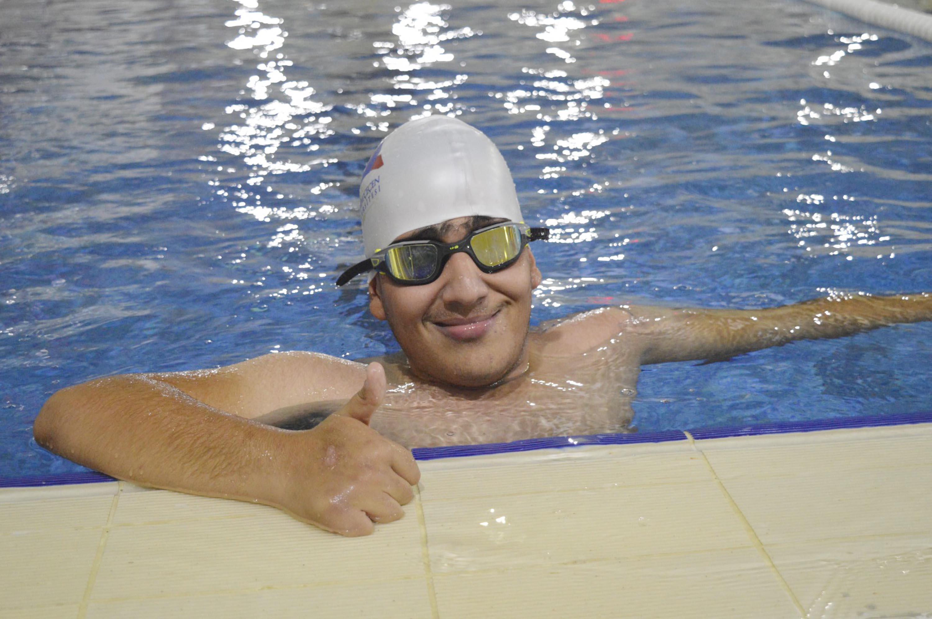 Engelli Yusuf, terapi için başladığı yüzmede Türkiye 2ncisi oldu