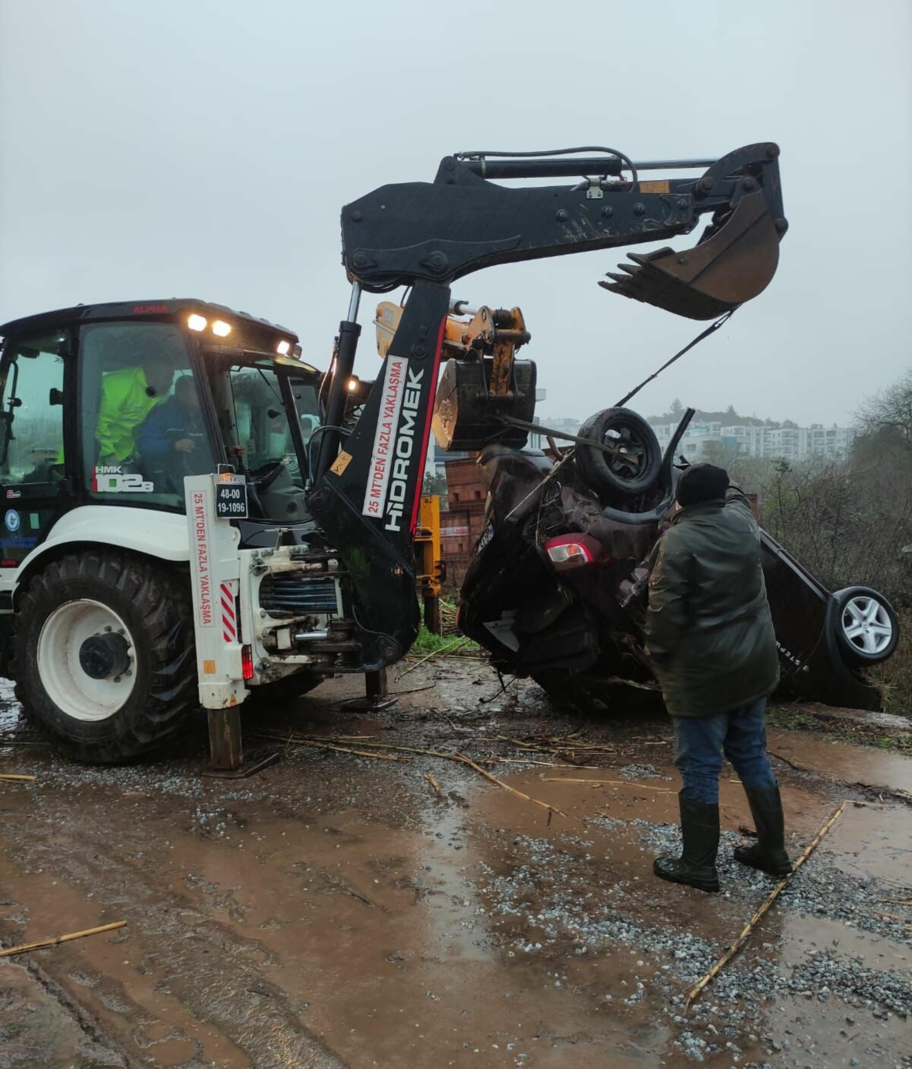 Bodrum ve Marmariste kuvvetli yağmur bugün de etkili oldu, evleri su bastı