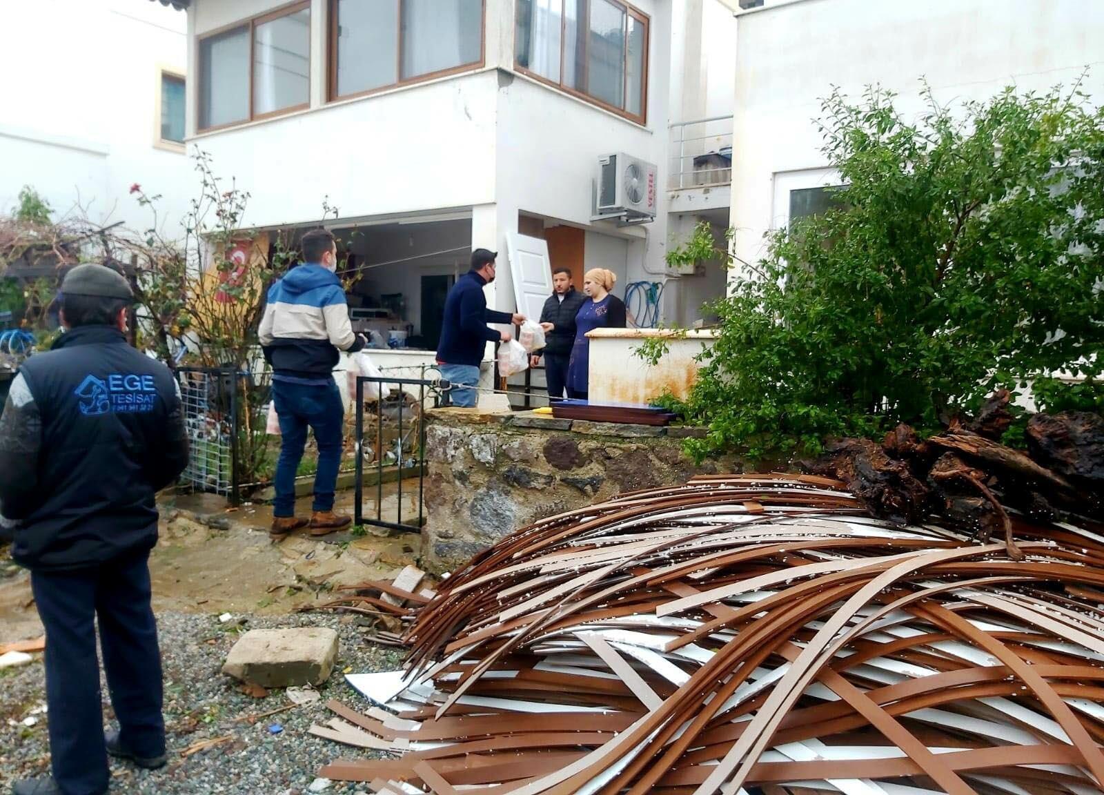 Bodrum ve Marmariste kuvvetli yağmur bugün de etkili oldu, evleri su bastı
