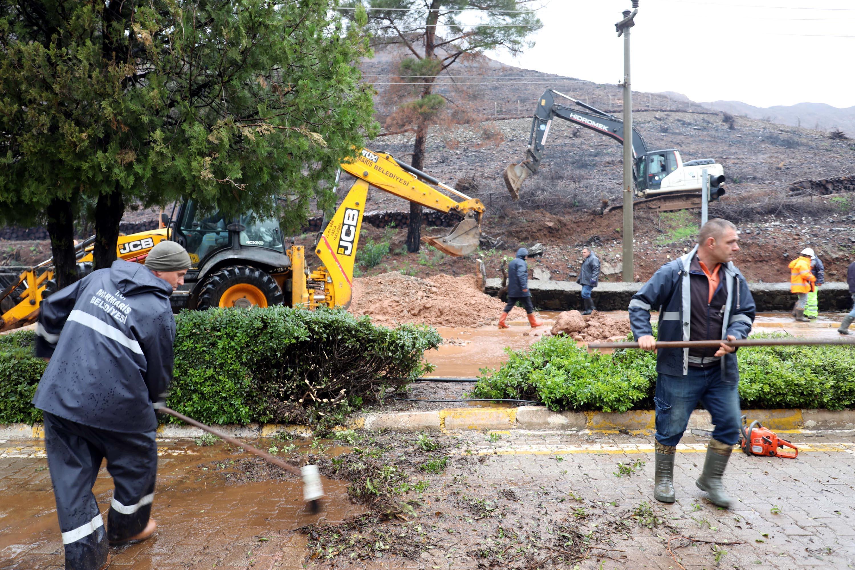 Bodrum ve Marmariste kuvvetli yağmur bugün de etkili oldu, evleri su bastı