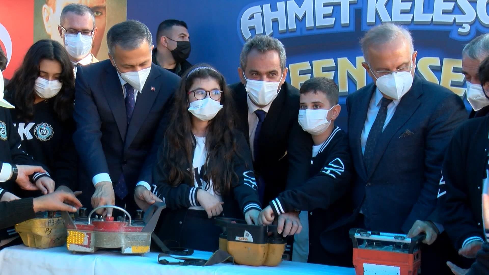 Bakan Özer: Öğretmenlerimizin yüzde 92si ya en az 2 doz aşı olmuş ya da antikor oluşturmuştur