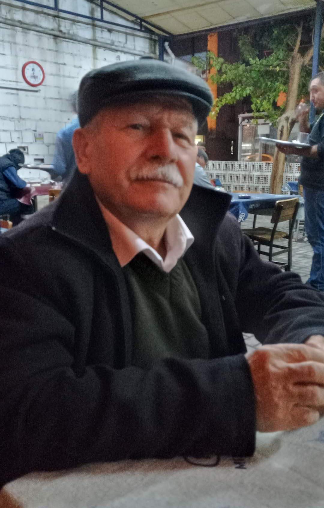 Eşini ve kızını öldürüp intihar etti; sır perdesi aralanmaya başladı