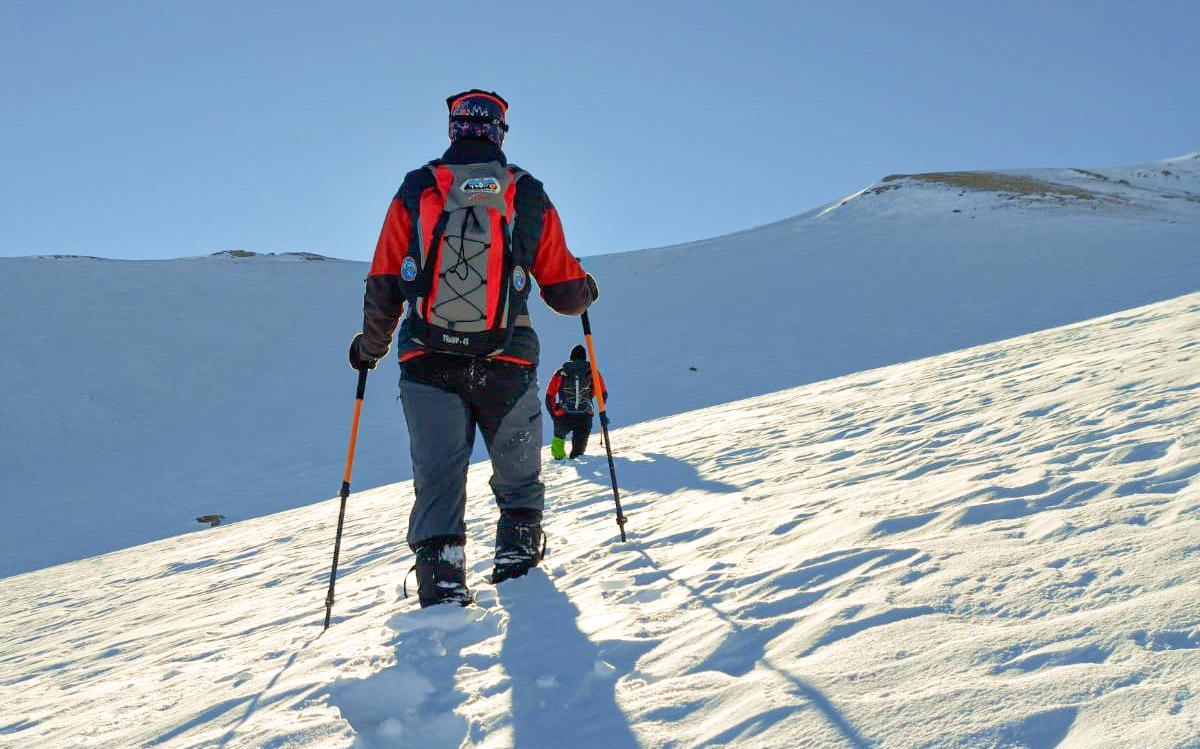 Vanda dağcılar, İstiklal Marşının 10 kıtasını 10 ayrı zirvede okudu