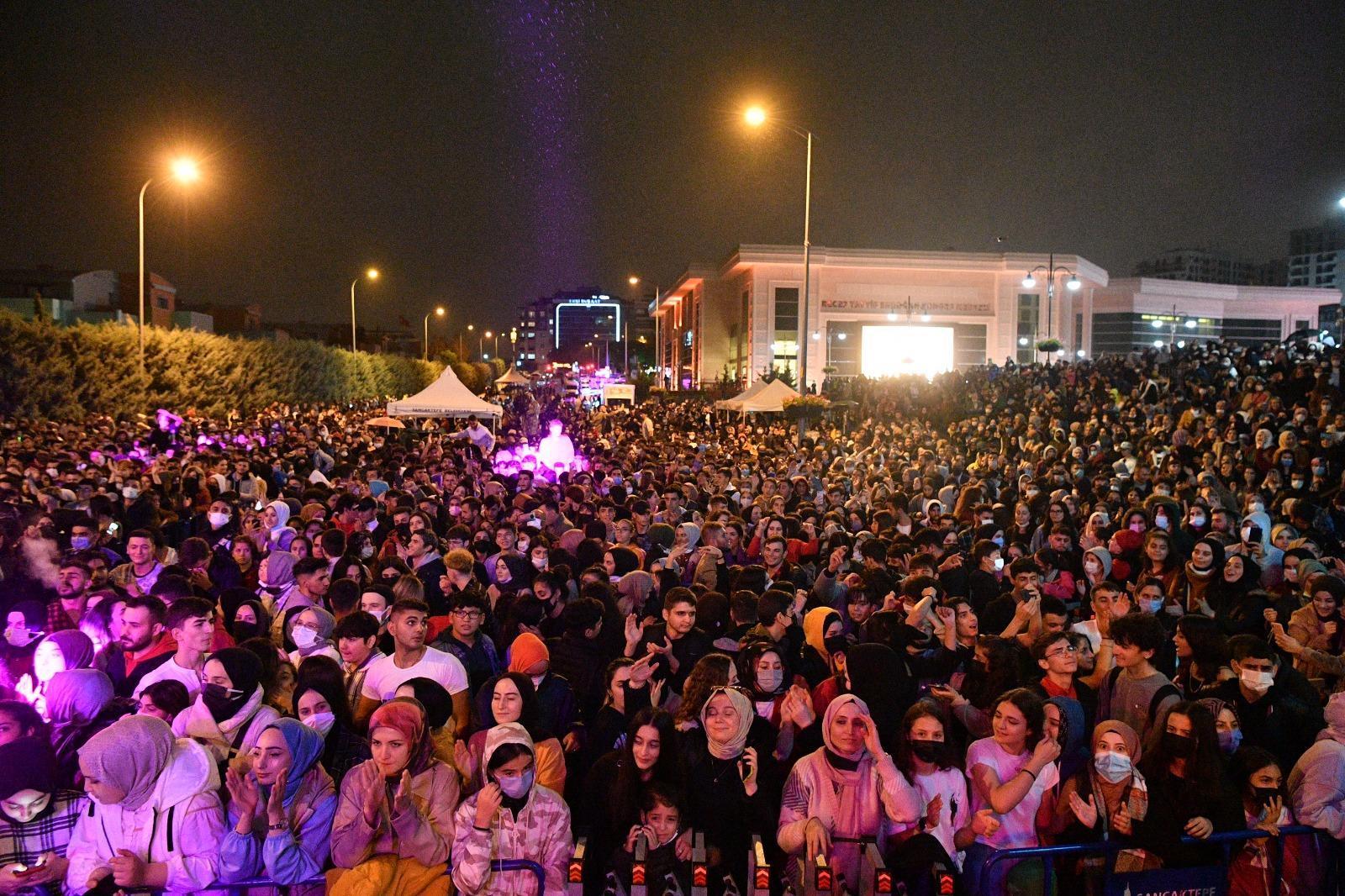 Sancaktepe’de ‘Yaza Veda’ konserleri sevilen sanatçıları müzikseverlerle buluşturdu