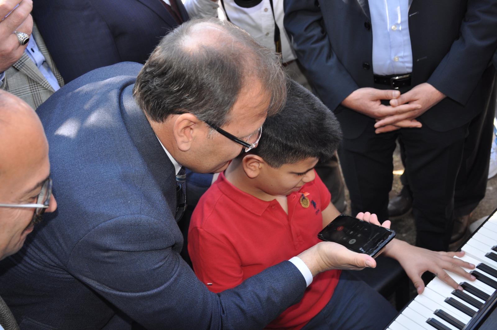 Kusursuz kulak Bager, Cumhurbaşkanı Erdoğan için çaldı