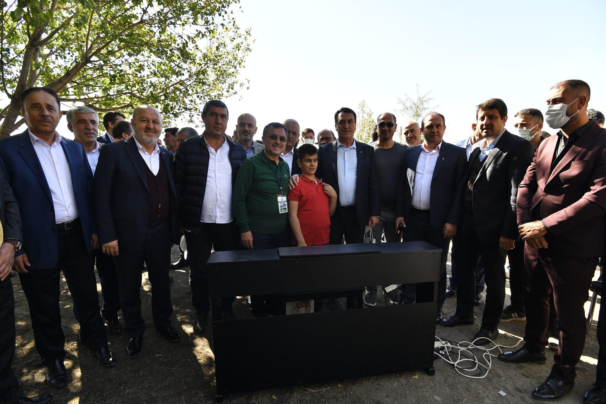 Kusursuz kulak Bager, Cumhurbaşkanı Erdoğan için çaldı