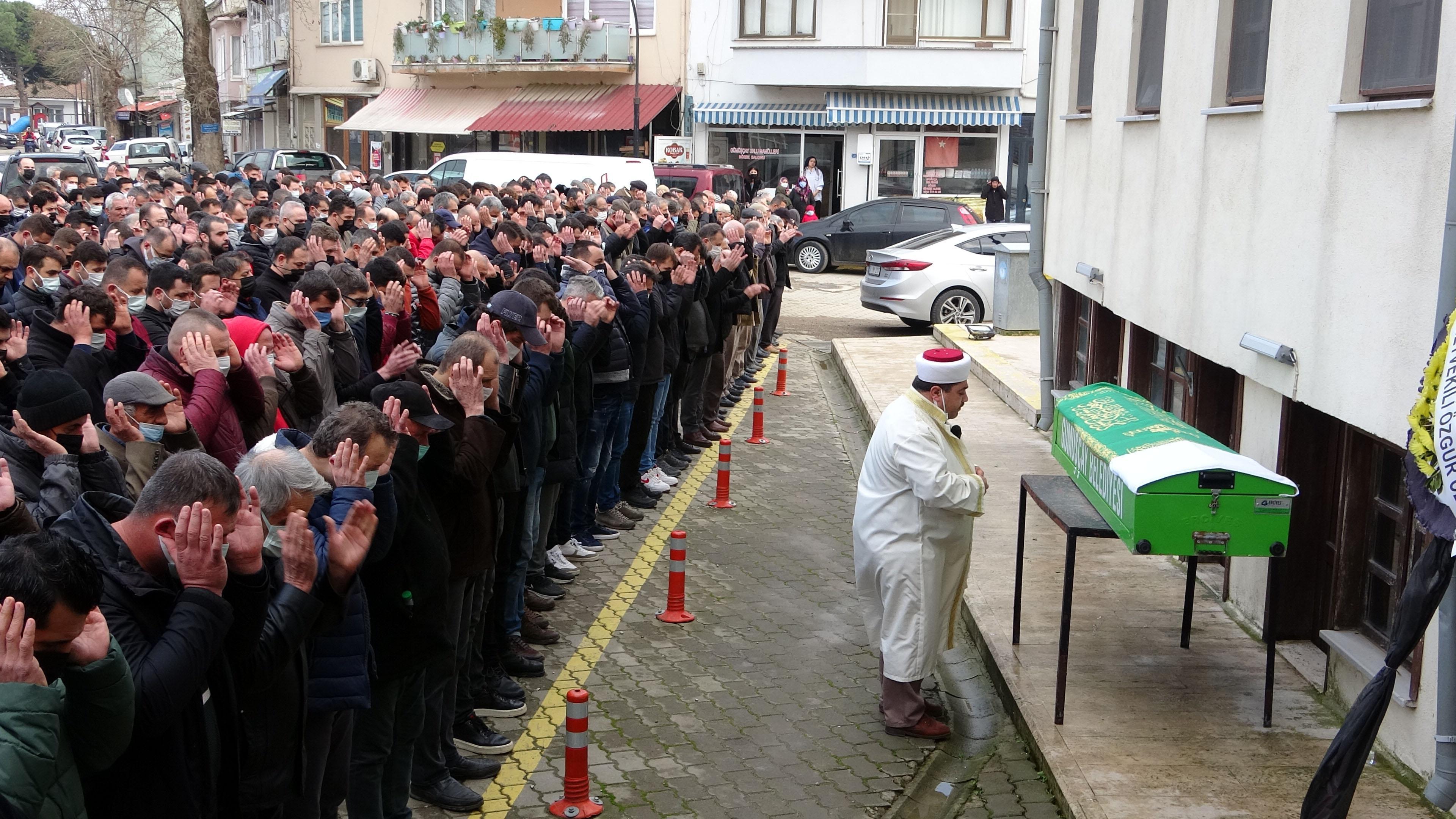 3ü üniversiteli kız öğrenci 5 kişinin öldüğü kazada, hız kadranı 230’da takılı kalmış