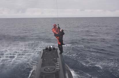 The soldier who lost his mother was taken from the submarine by helicopter