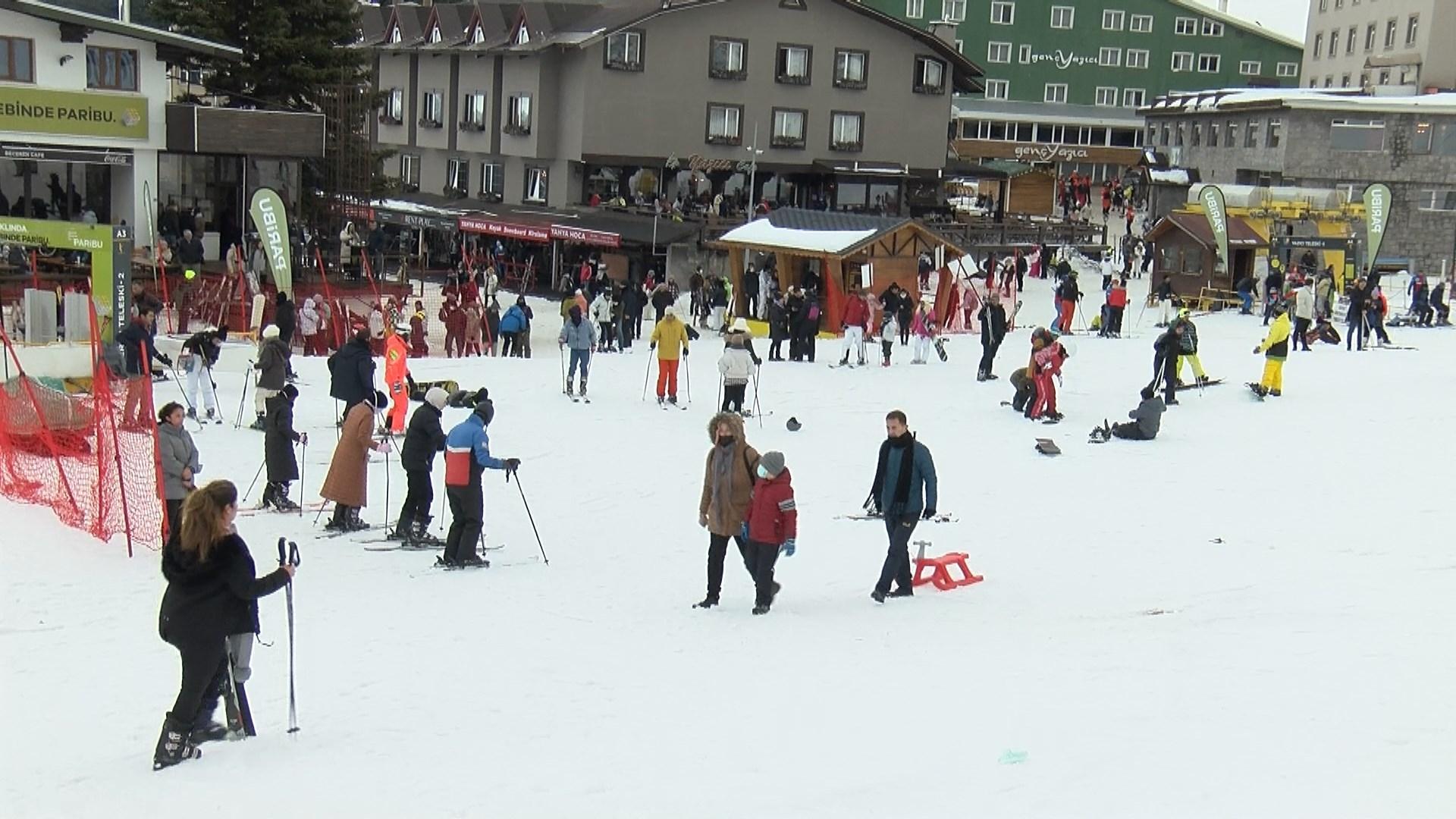 Uludağda hafta sonu klasiği; günübirlik tatilcilerle doldu