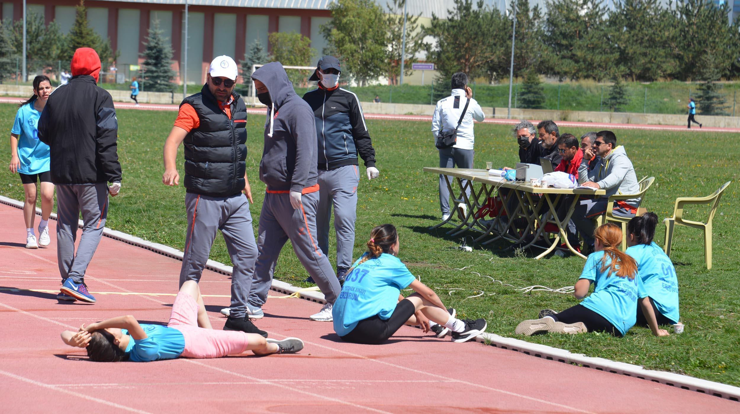 Spor Bilimleri Fakültesinde bayıltan sınav