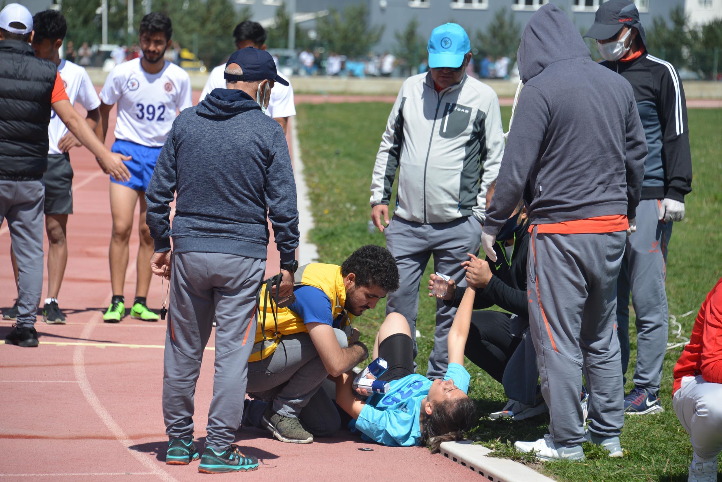 Spor Bilimleri Fakültesinde bayıltan sınav