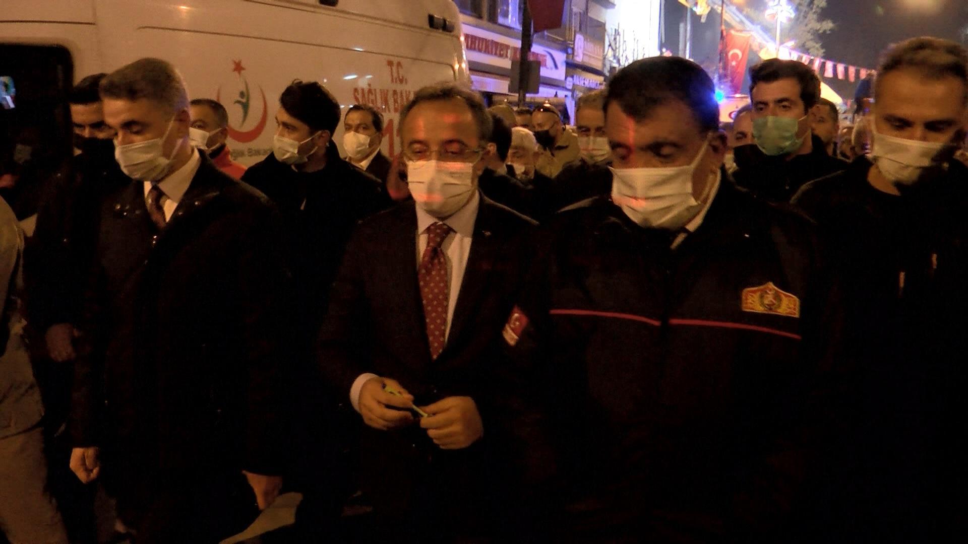 Malatyada 2 katlı bina çöktü: 13 kişi kurtarıldı