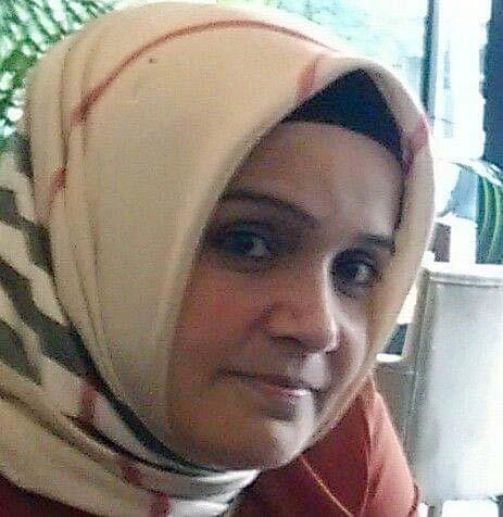 Eşini 11 yerinden bıçaklayarak öldürdü