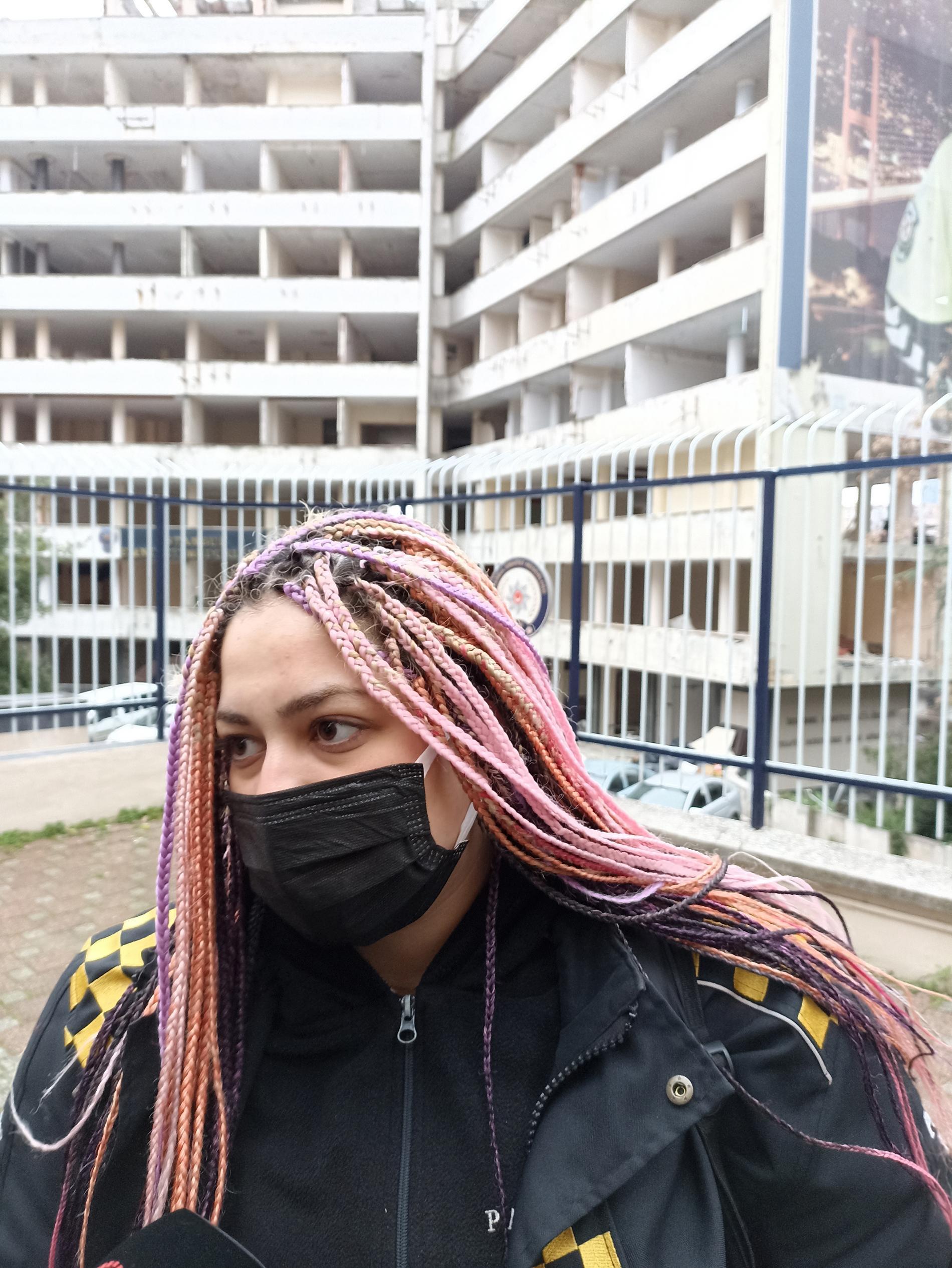 Çaldıkları motosikletlerle tek teker gezdikleri anları sosyal medyada paylaşmışlar