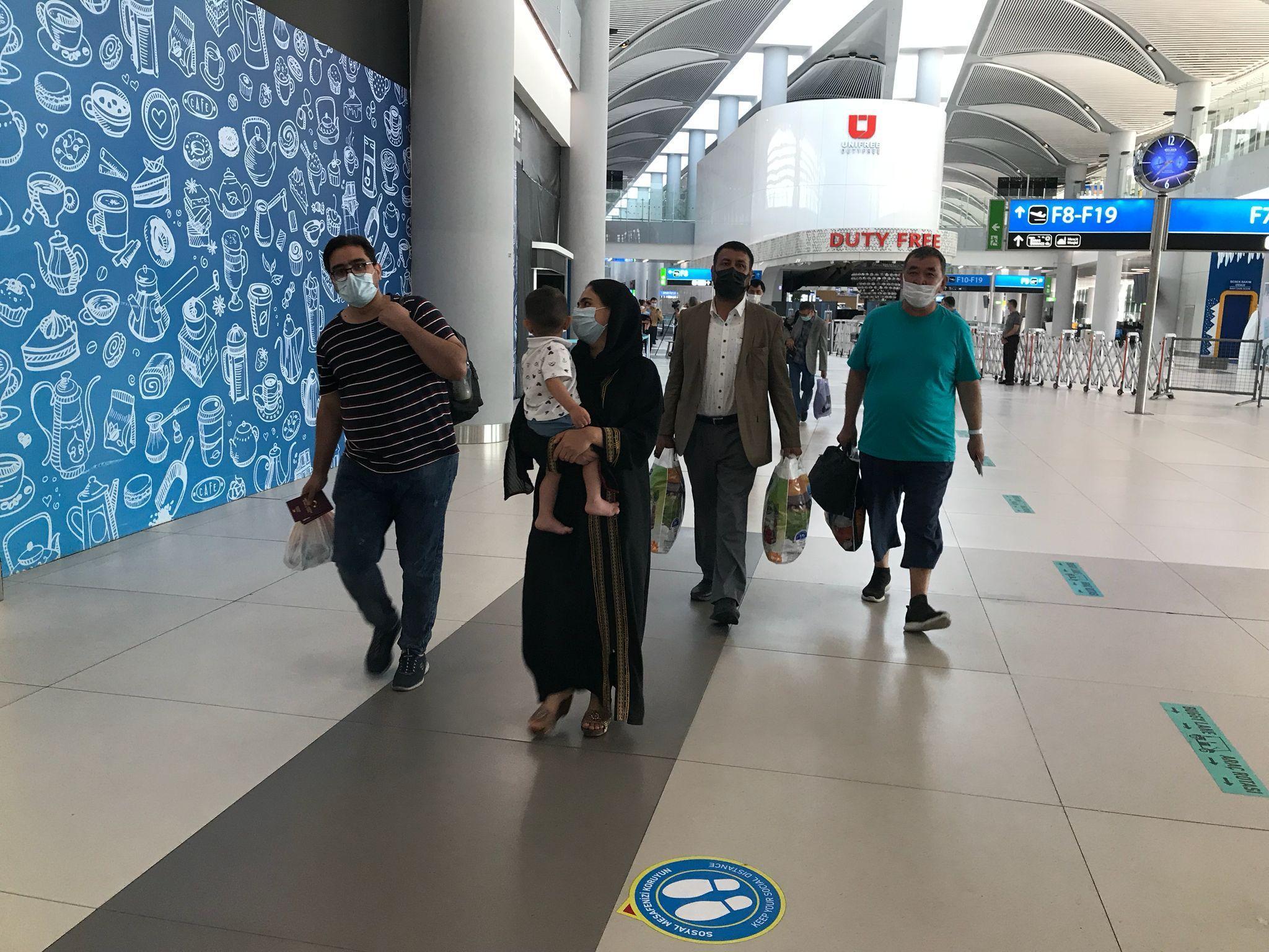 Afganistandan tahliye edilen 271 yolcu daha Türkiyeye getirildi