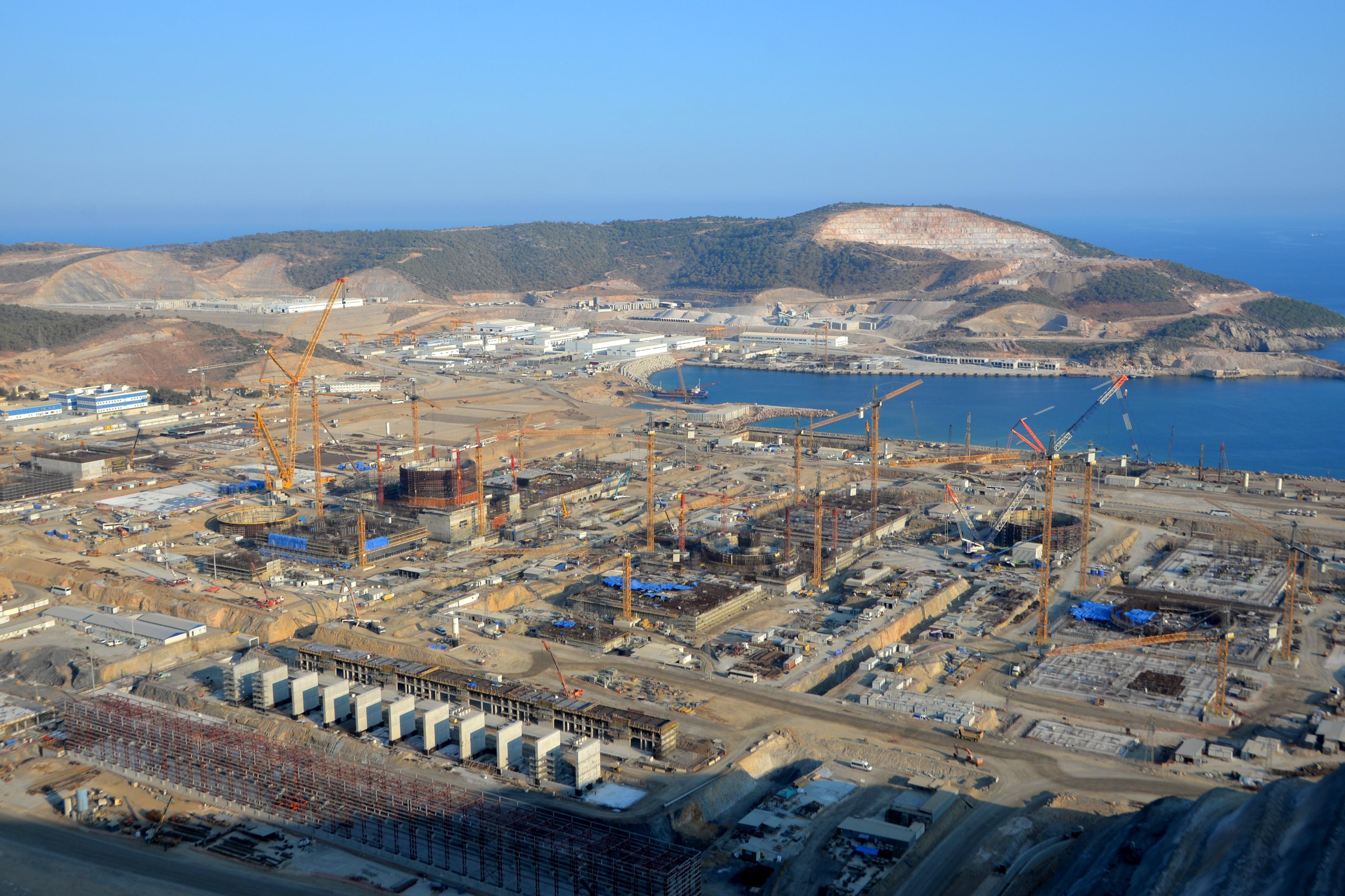 Türkiyenin ilk nükleer santralinde 1000 kadın çalışıyor