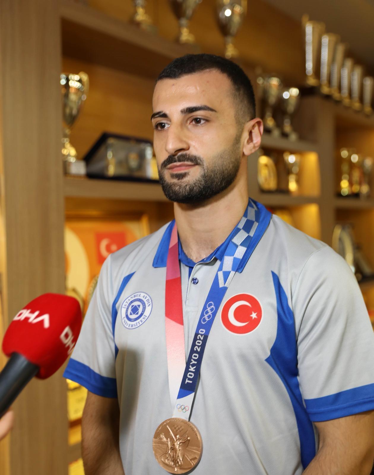 Milli karateci Uğur Aktaş: Kas yırtığına rağmen bronz madalya kazandım