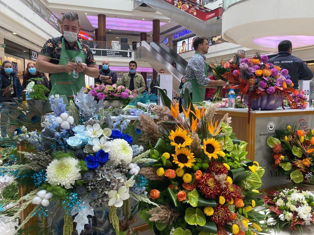 En güzel çiçek tasarımını büyükelçi eşleri seçti