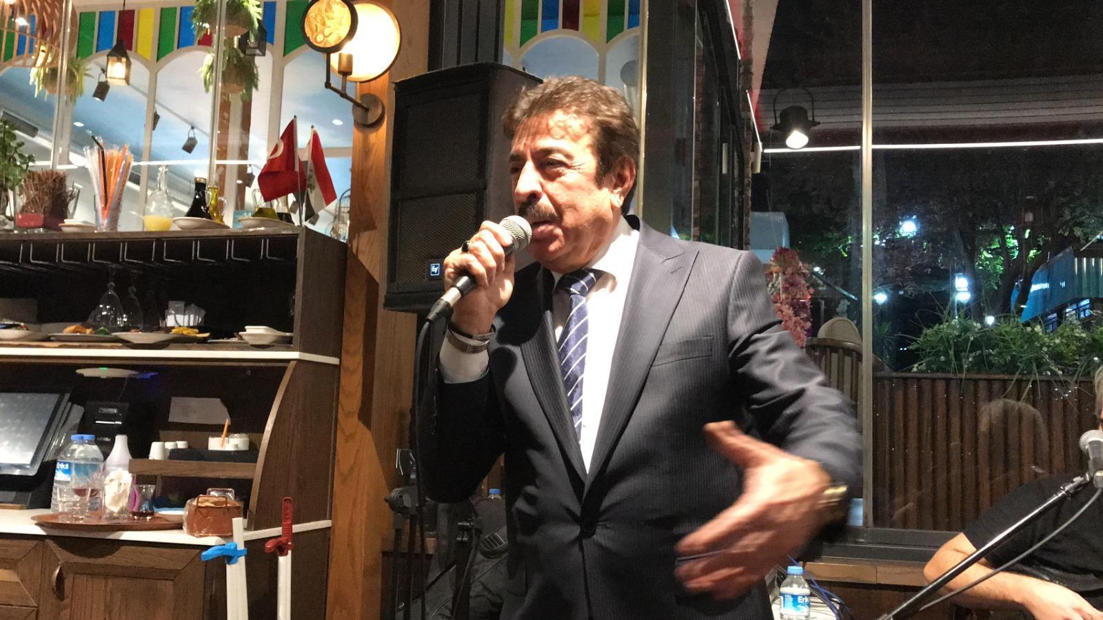 Şair Ahmet Selçuk İlkan, 66’ncı yaşını sevenleriyle kutladı