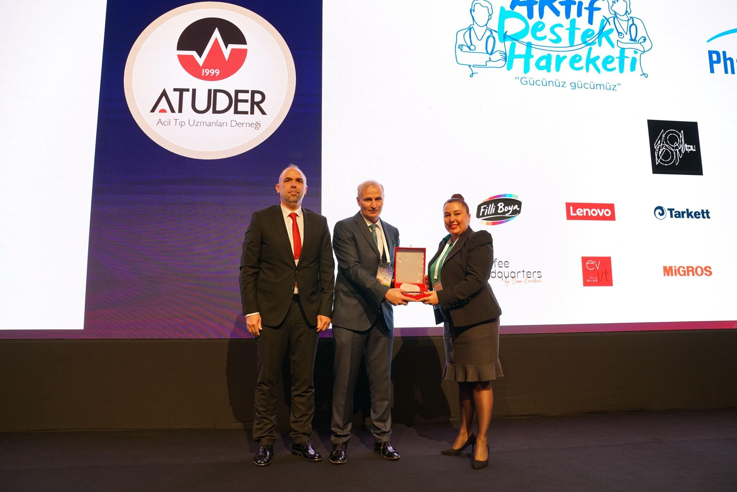 Sağlık çalışanlarına moral desteği veren ‘ortak harekete’ ‘sağlık iletişimi’ ödülleri