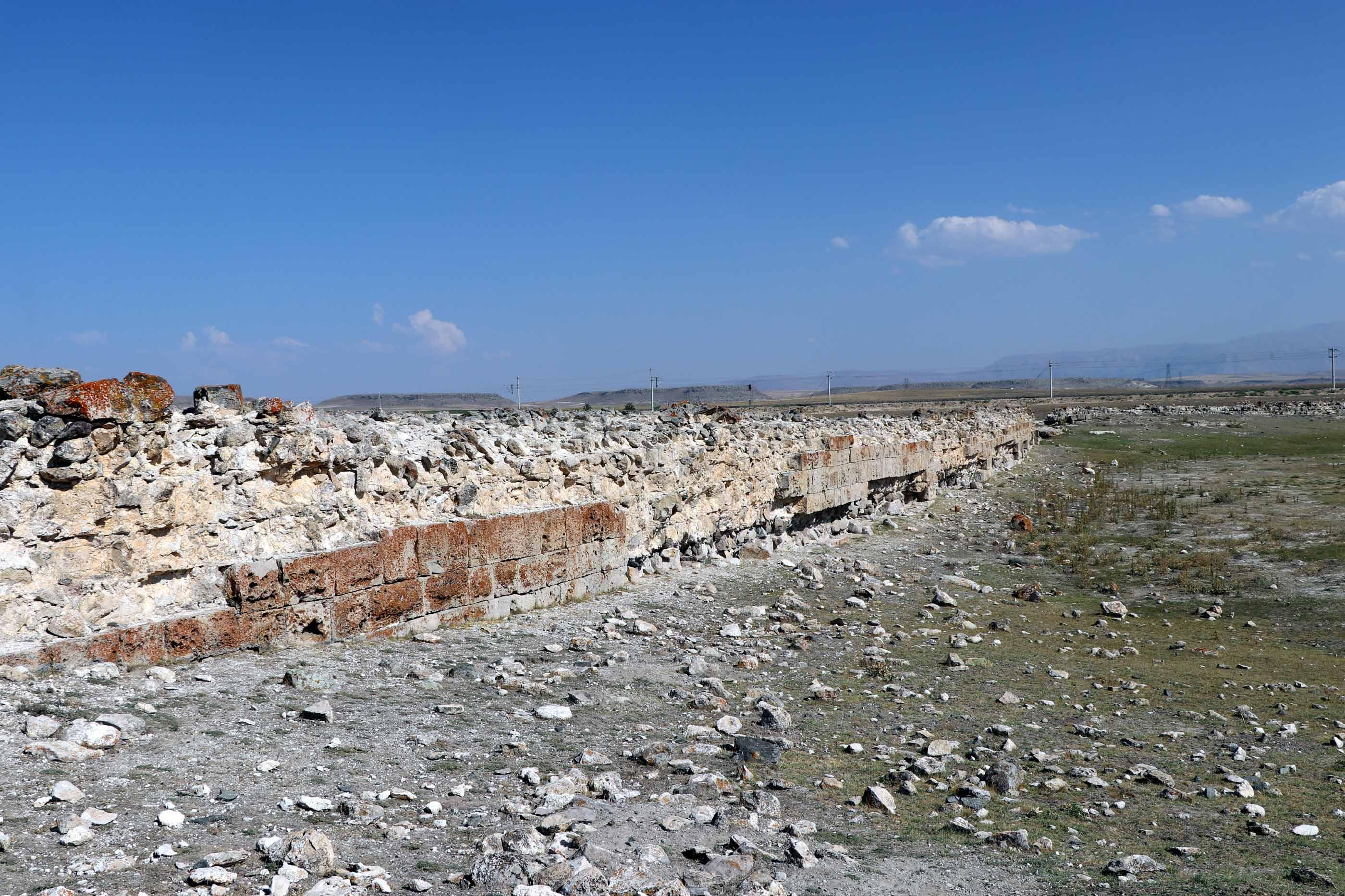 Roma dönemi su bendi çevresi kurudu; geriye kalıntılar kaldı
