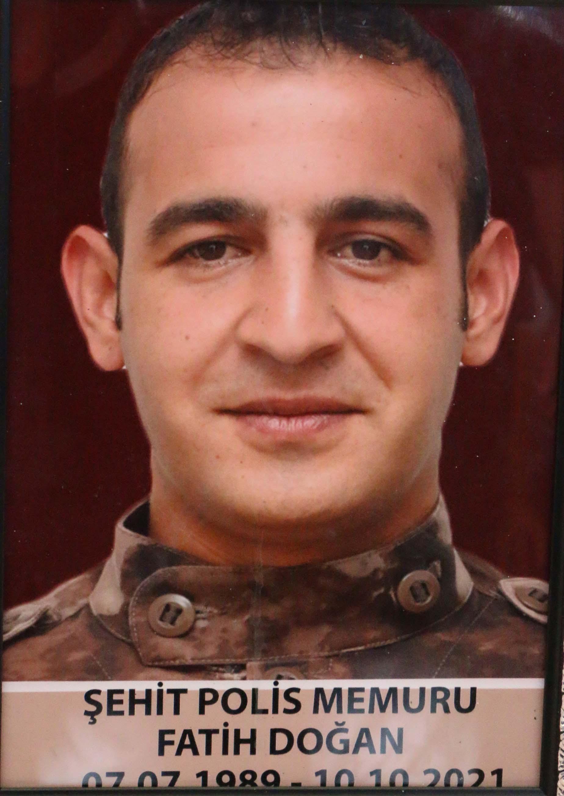 Şehit polislerimiz Fatih Doğan ve Cihat Şahin son yolculuklarına uğurlandı