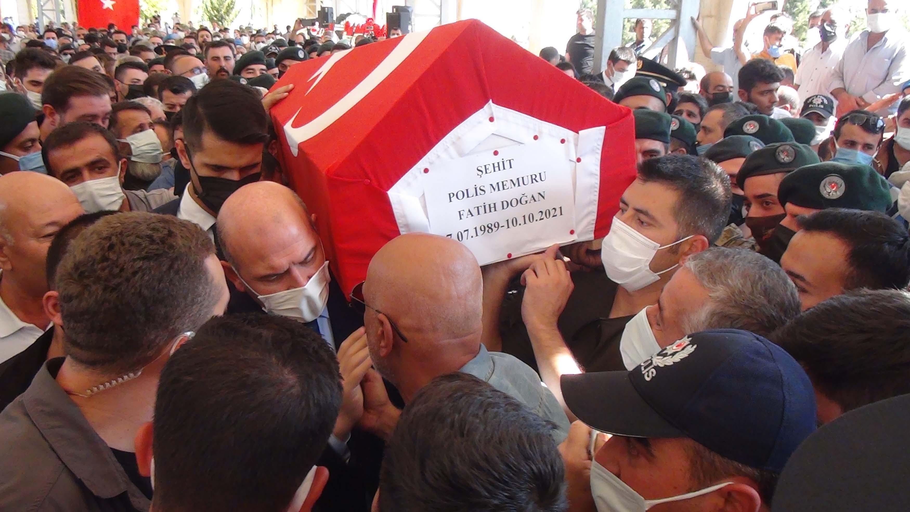 Şehit polislerimiz Fatih Doğan ve Cihat Şahin son yolculuklarına uğurlandı