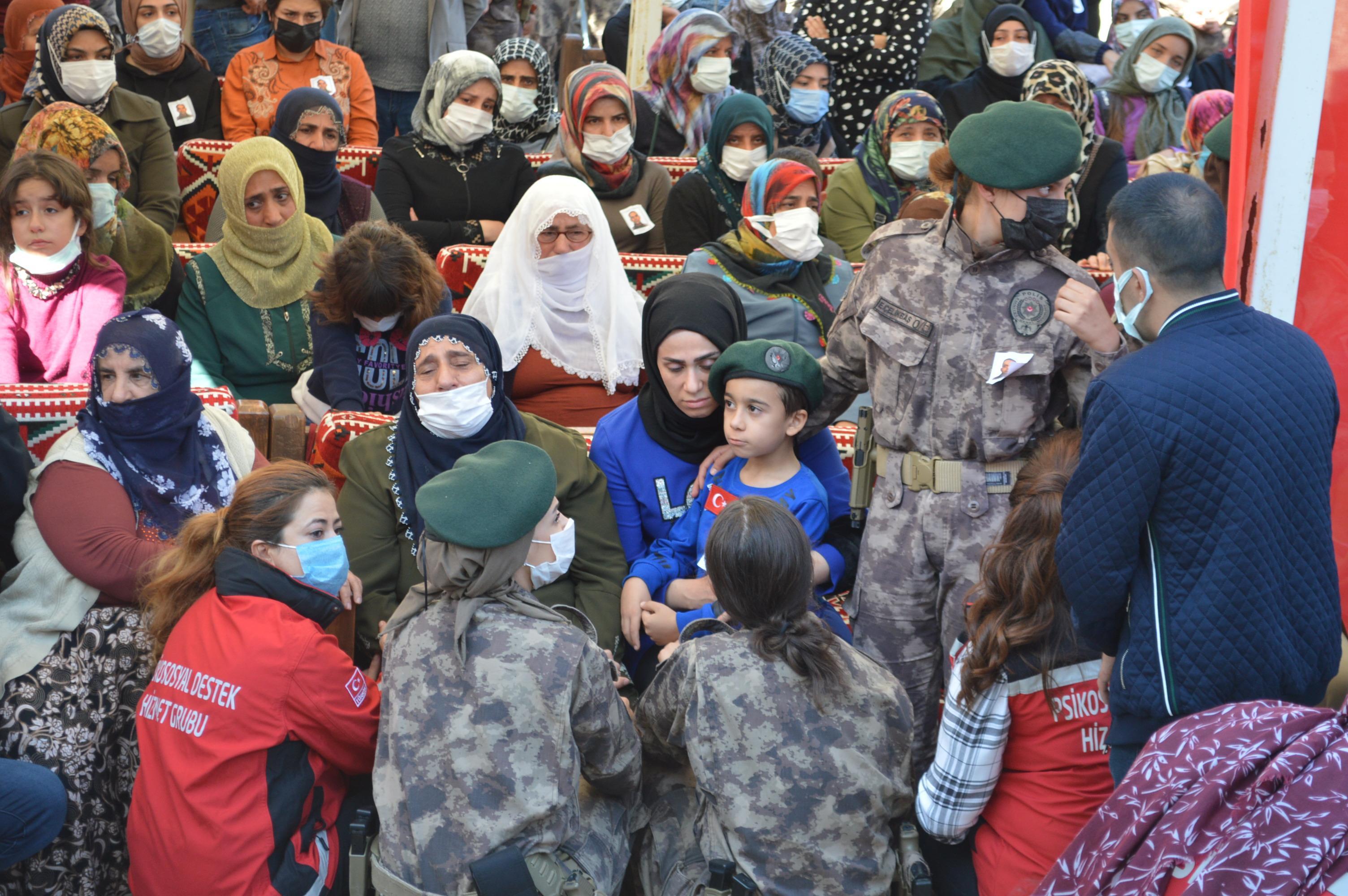 Şehit polislerimiz Fatih Doğan ve Cihat Şahin son yolculuklarına uğurlandı