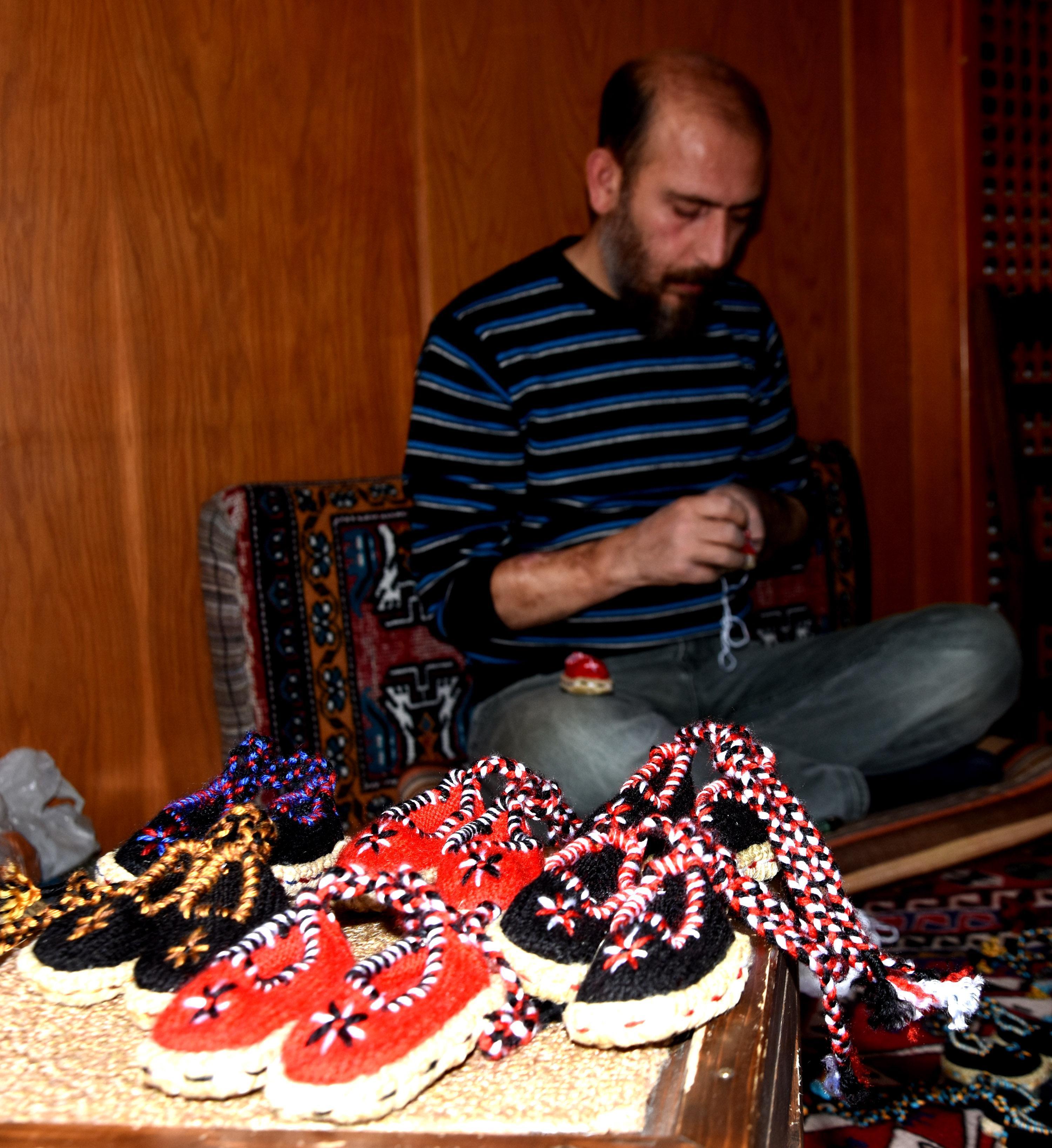 Bitlisin yöresel ayakkabısı ‘harik’ süs eşyası oldu