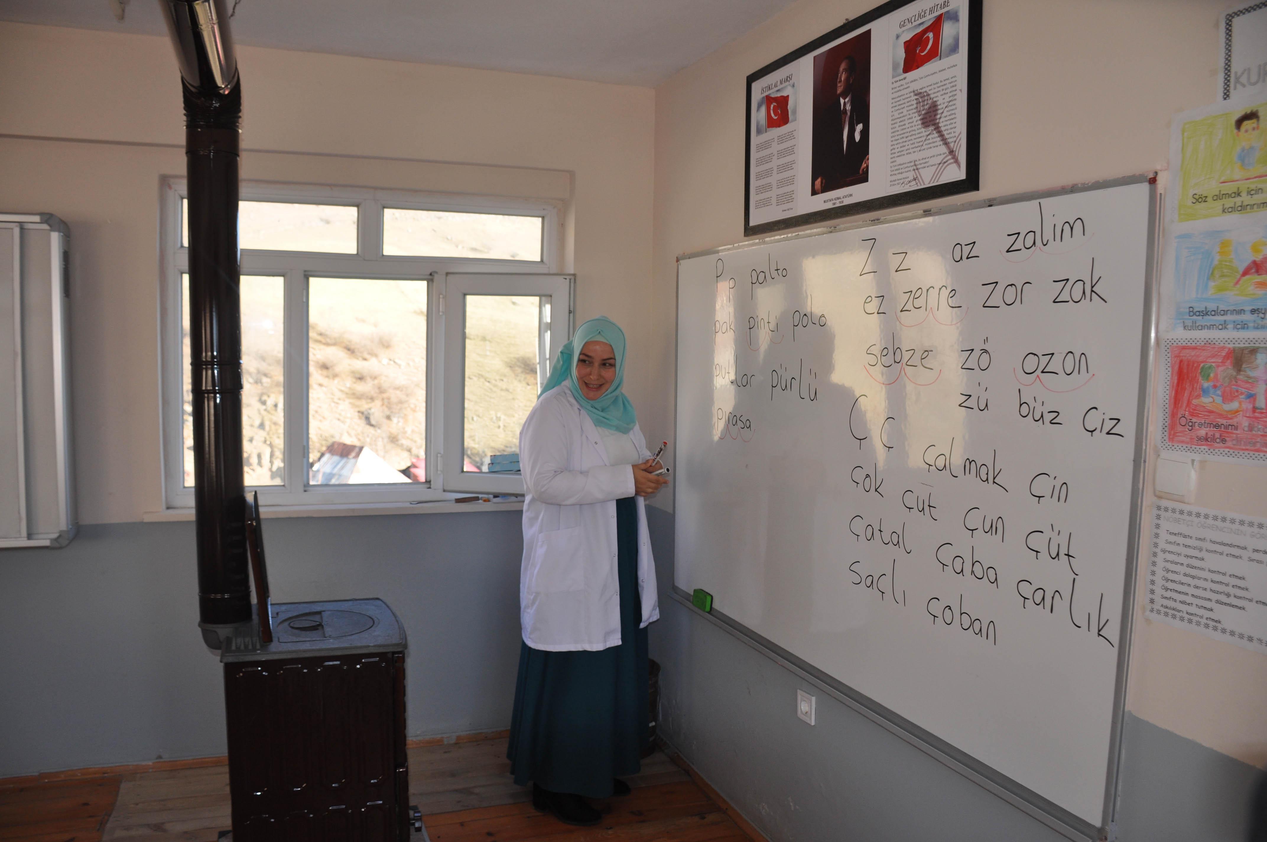 Köyde öğretmenlik hayali için büyükşehirden ayrıldı