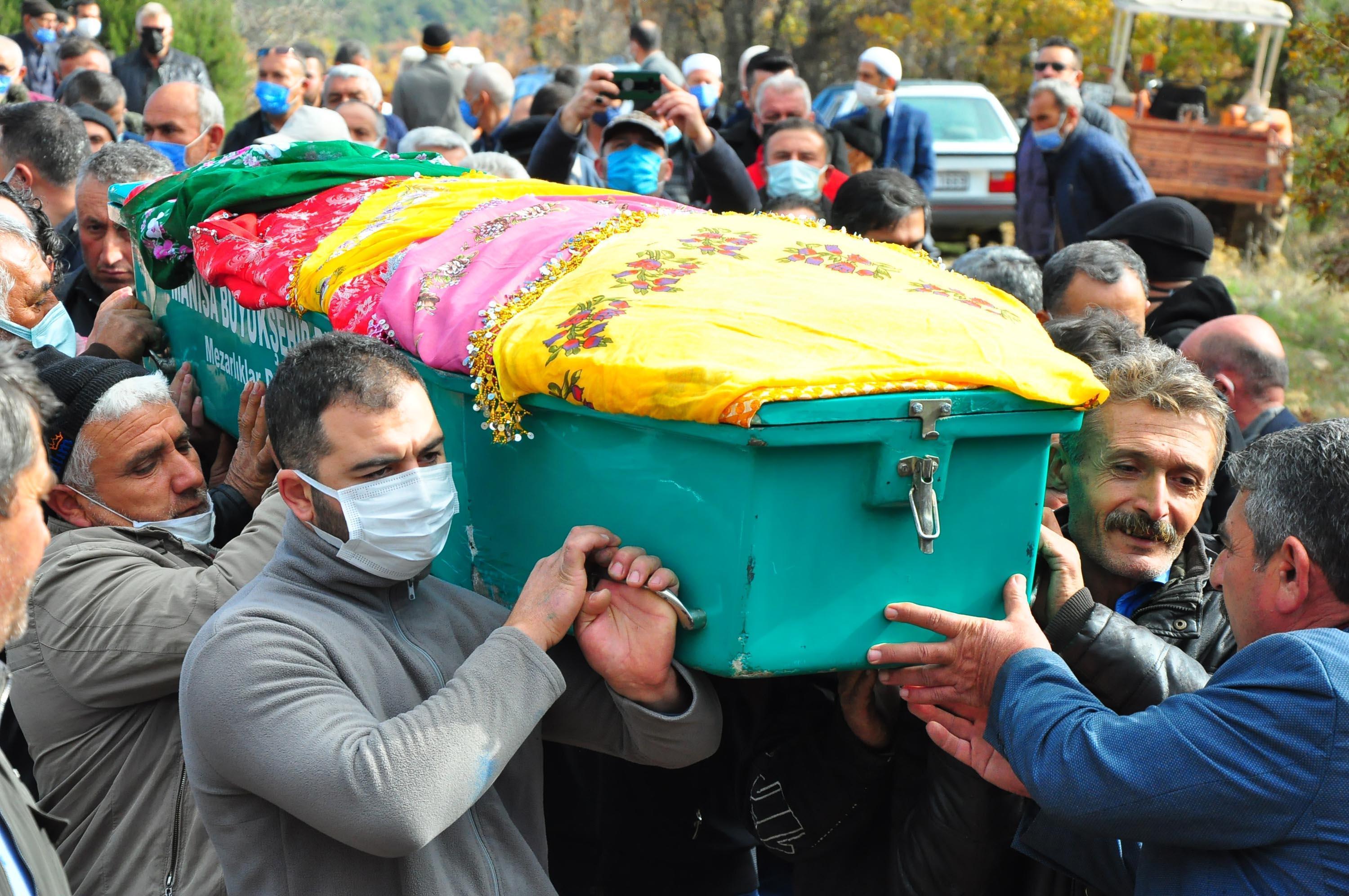 24 Kasımda hayatını kaybeden Bahar öğretmen toprağa verildi