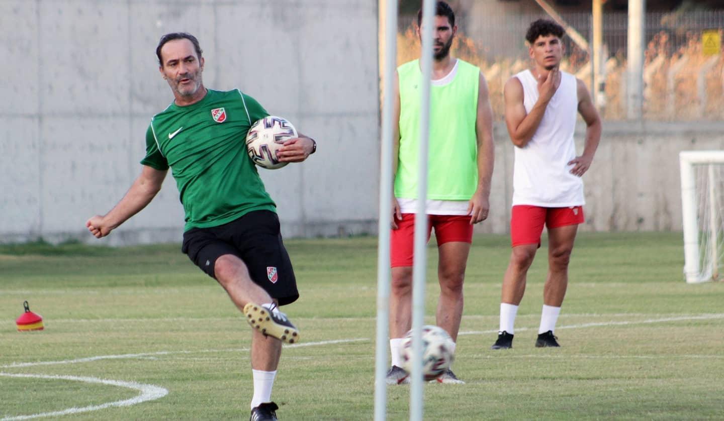 Karşıyakada teknik direktör Cüneyt Biçer, transferleri eski oyuncuları arasından belirledi