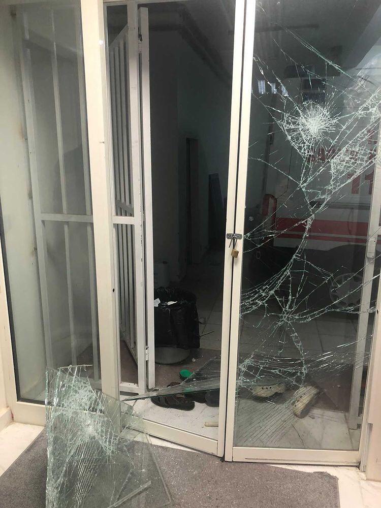 Diş ağrısına ambulans gelmeyince 112 istasyonu ve ambulansa taşla saldırdı