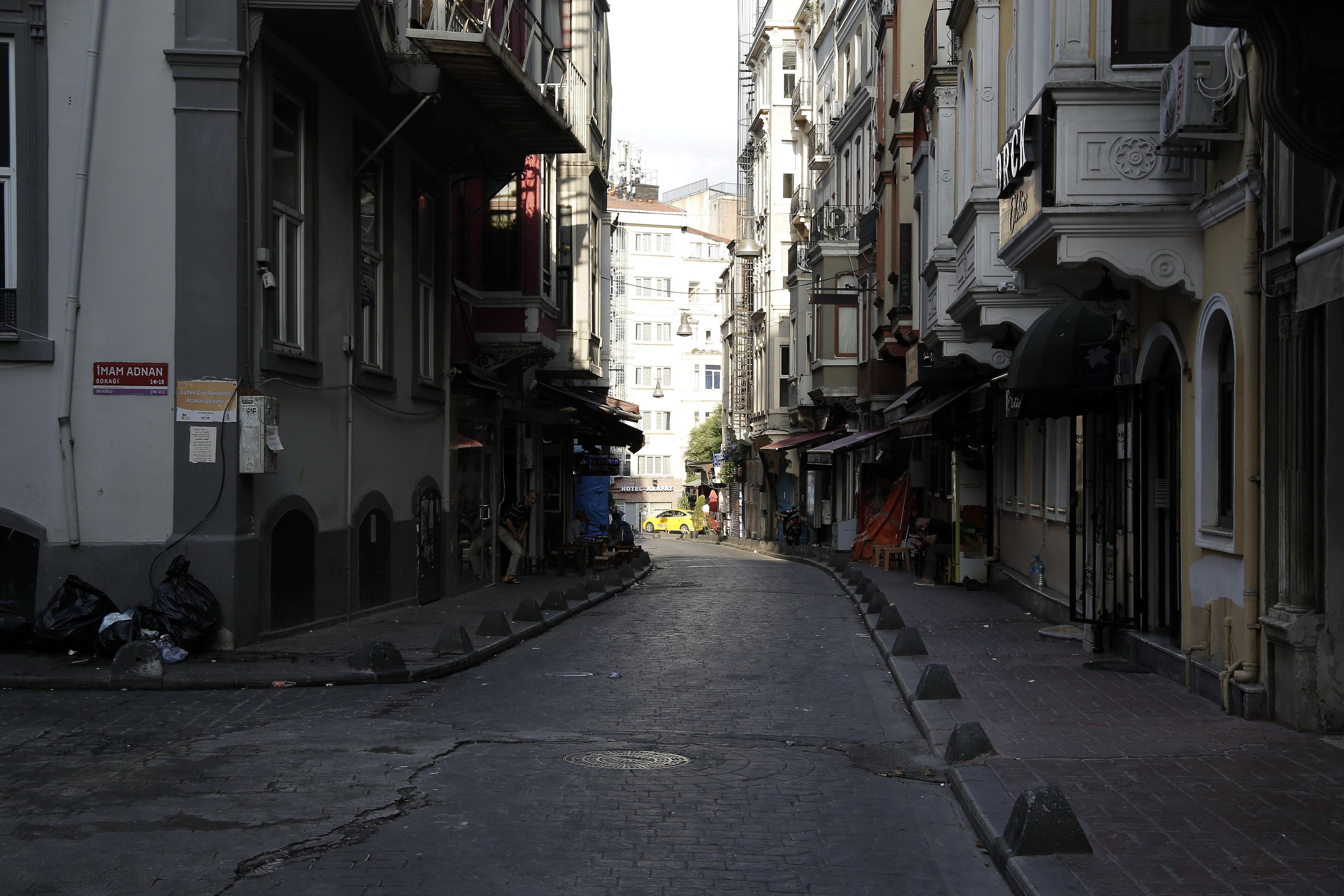 Beyoğlunda otel sahibi ve çalışanlarına aylardır dehşeti yaşattılar