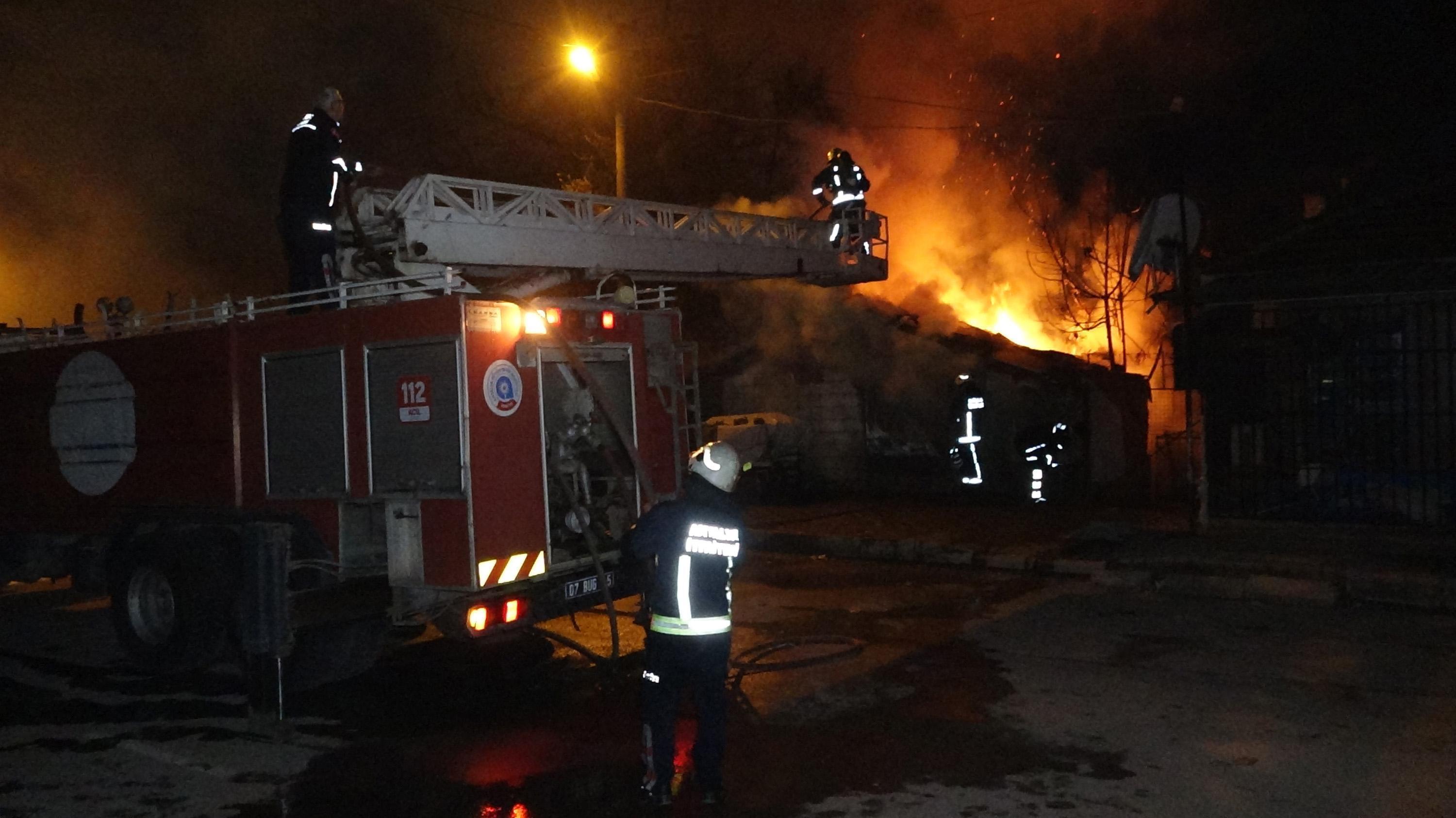 Alevlere teslim olan gecekonduda can pazarı