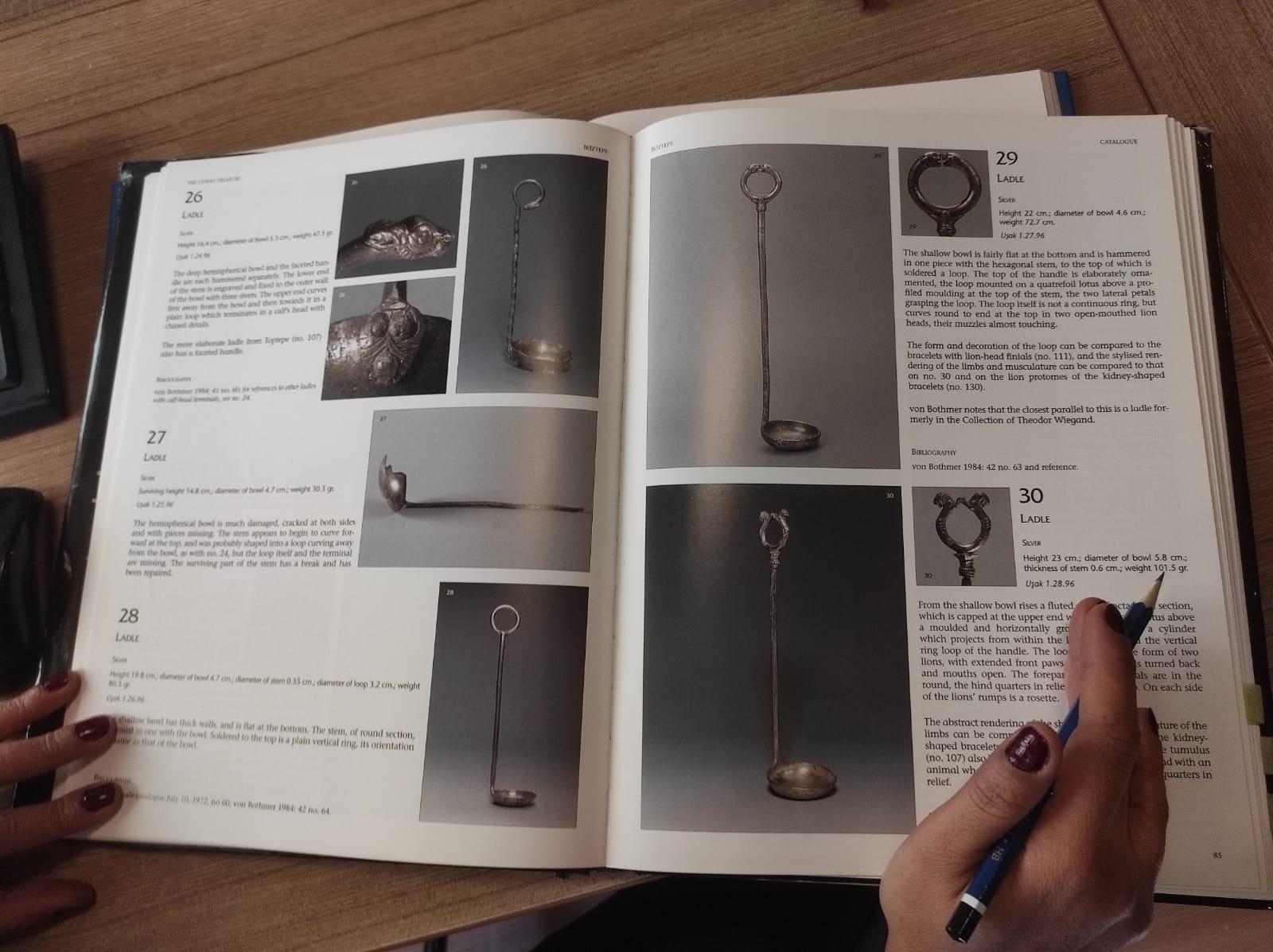 Kaçırılan kültür varlıklarını Türkiyeye getiren ekip