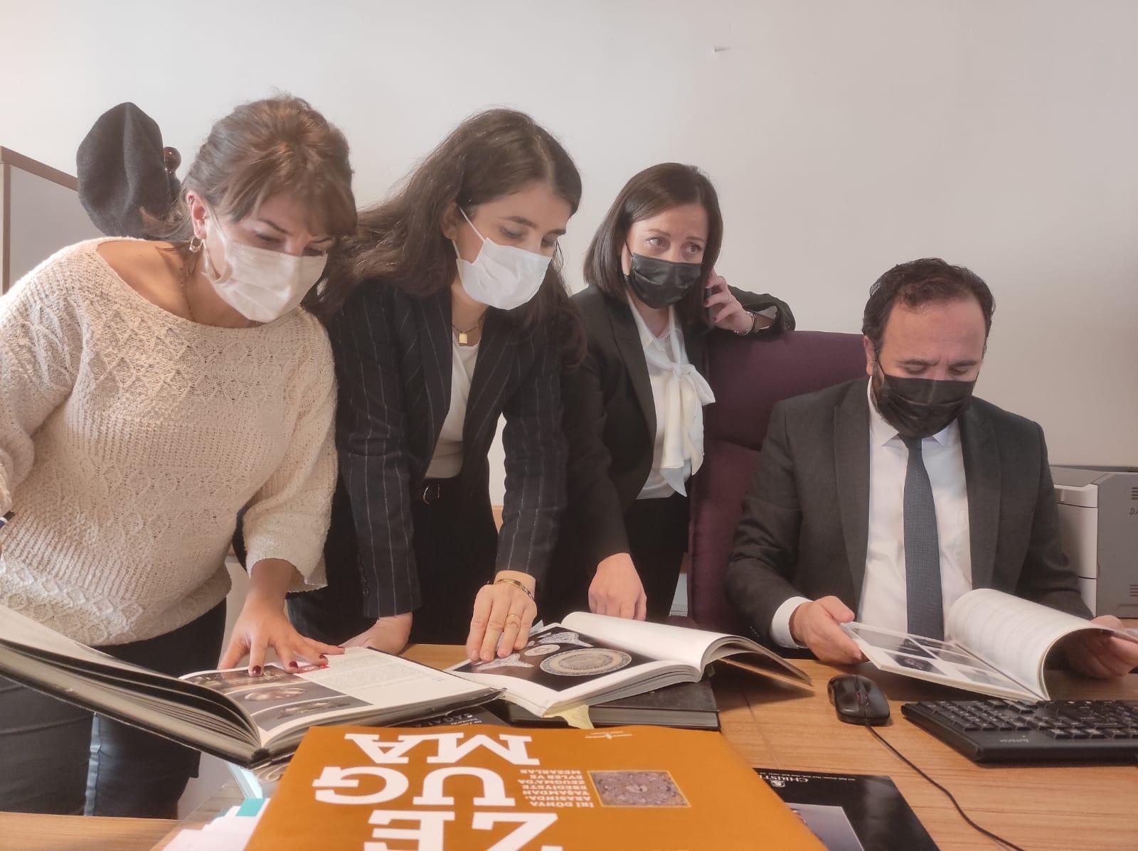 Kaçırılan kültür varlıklarını Türkiyeye getiren ekip