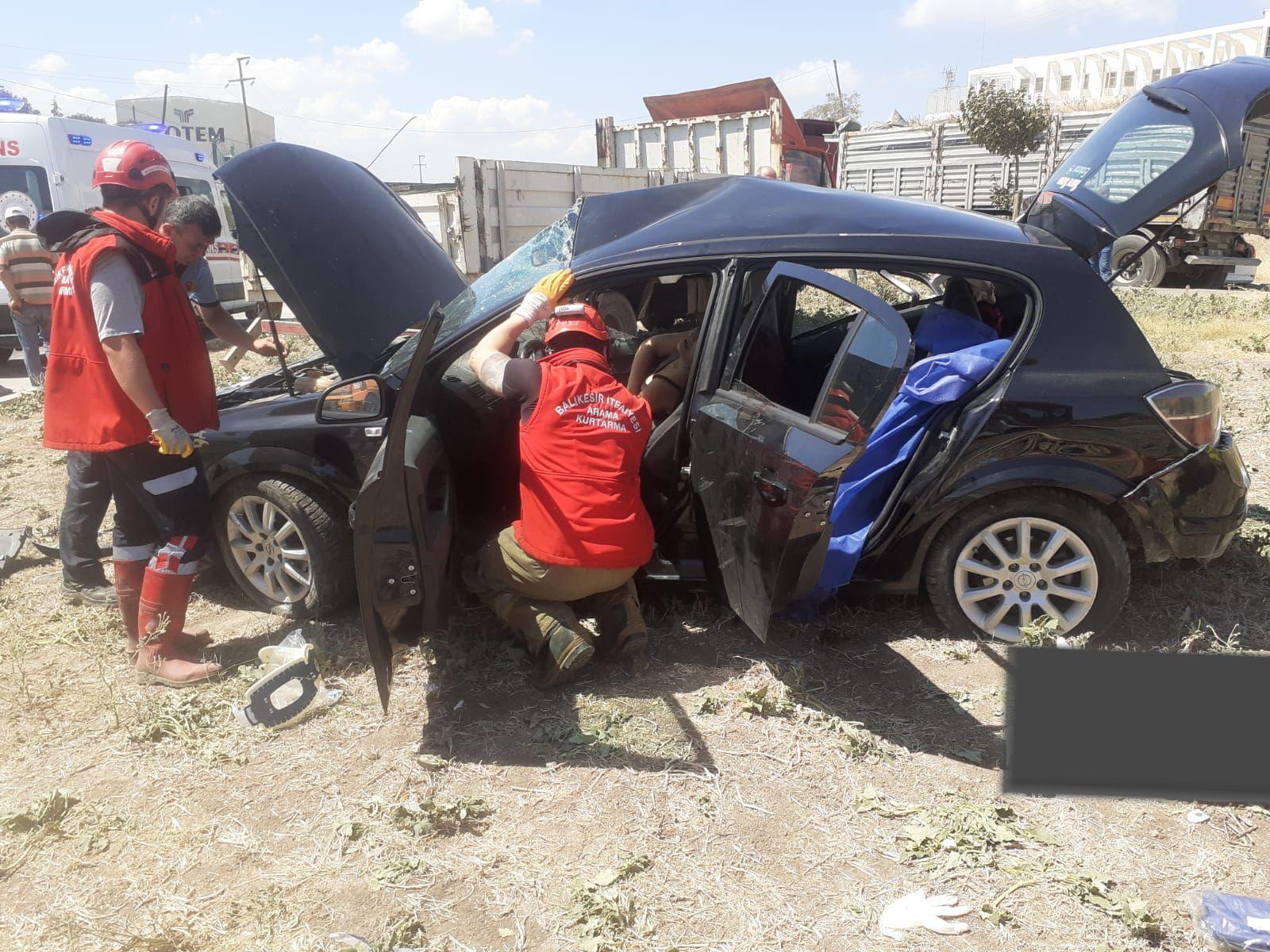 Bandırma-Gönen yolunda kaza: Anne ile kızı öldü, 4 yaralı