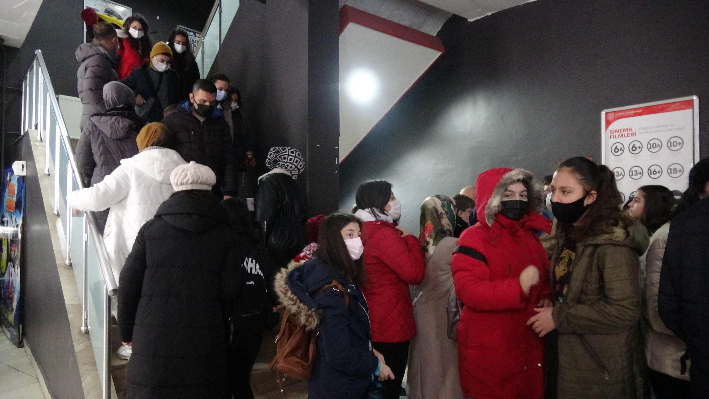 Kesişme: İyi ki Varsın Eren filmine yoğun ilgi